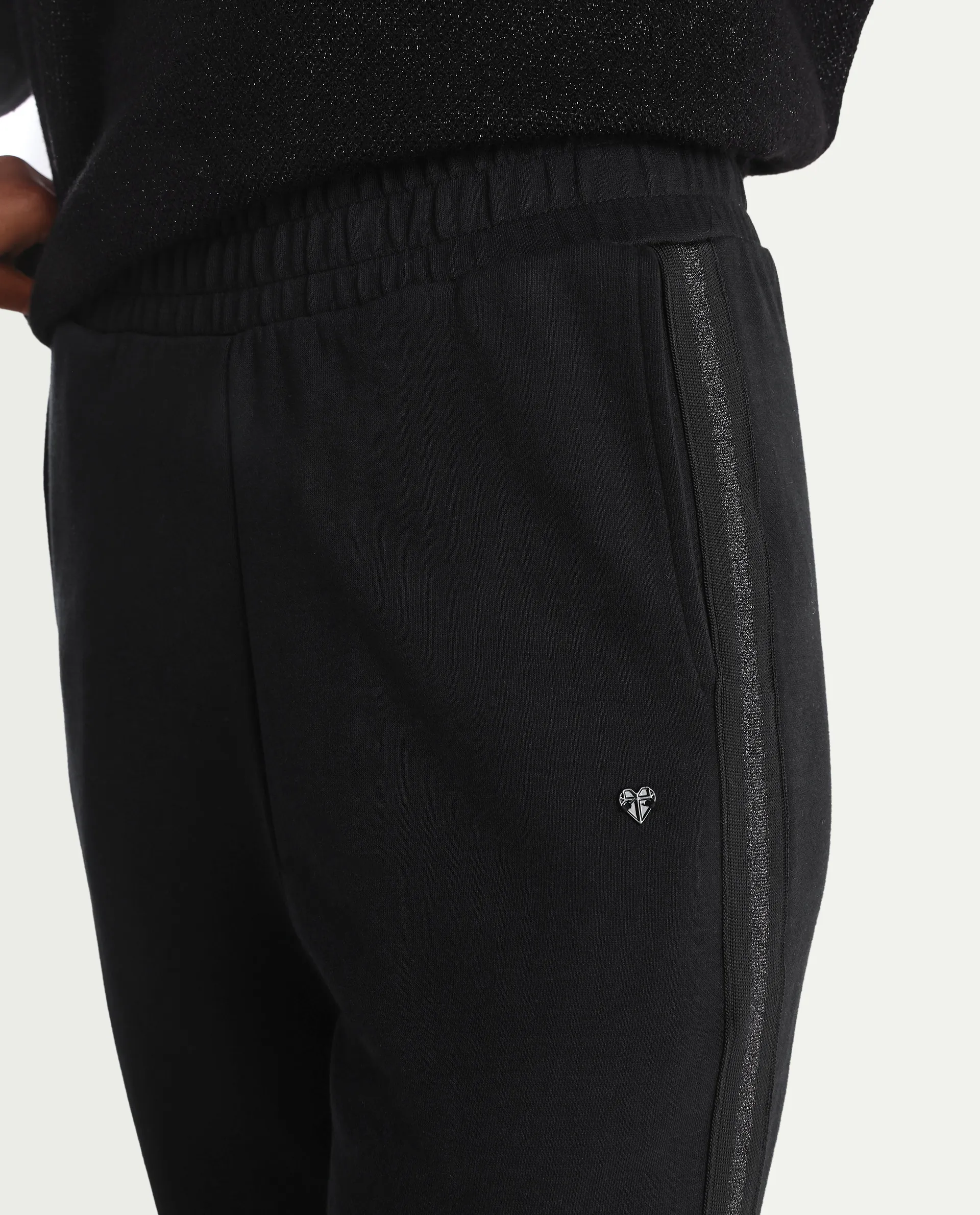 Rareism Women's Tappy Black Cotton Blend Plain Ankle Length Regular Fit Track Pant - Image 5