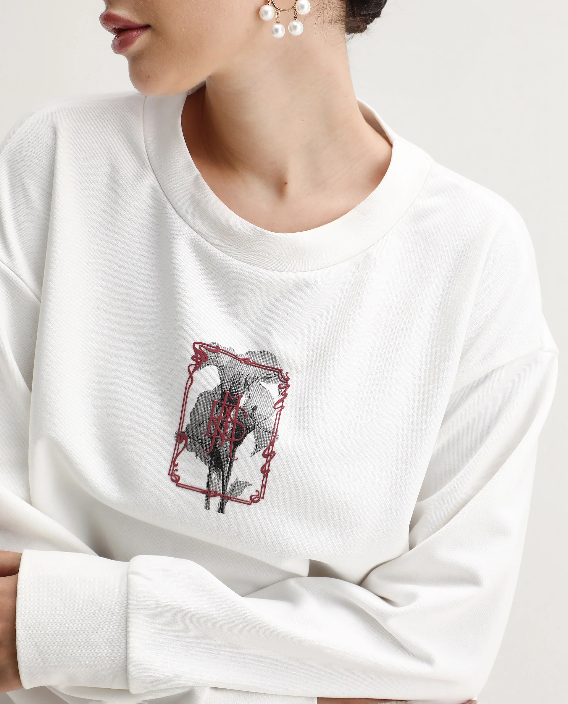 Rareism Women's Taq Off White Cotton Blend Crew Neck Relaxed Fit Graphic Print Sweatshirt - Image 4