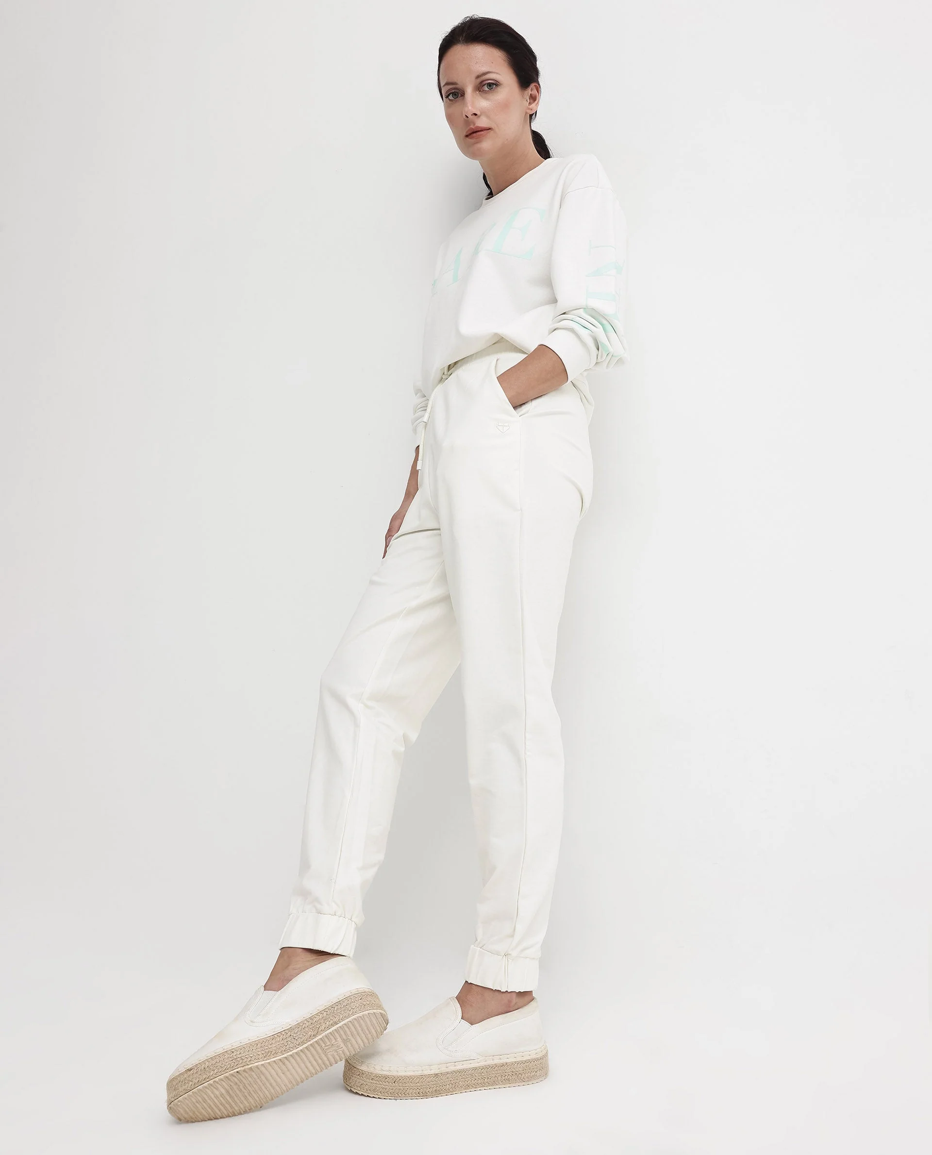 Rareism Women's Terac Off White Polyester Blend Plain Ankle Length Regular Fit Track Pant