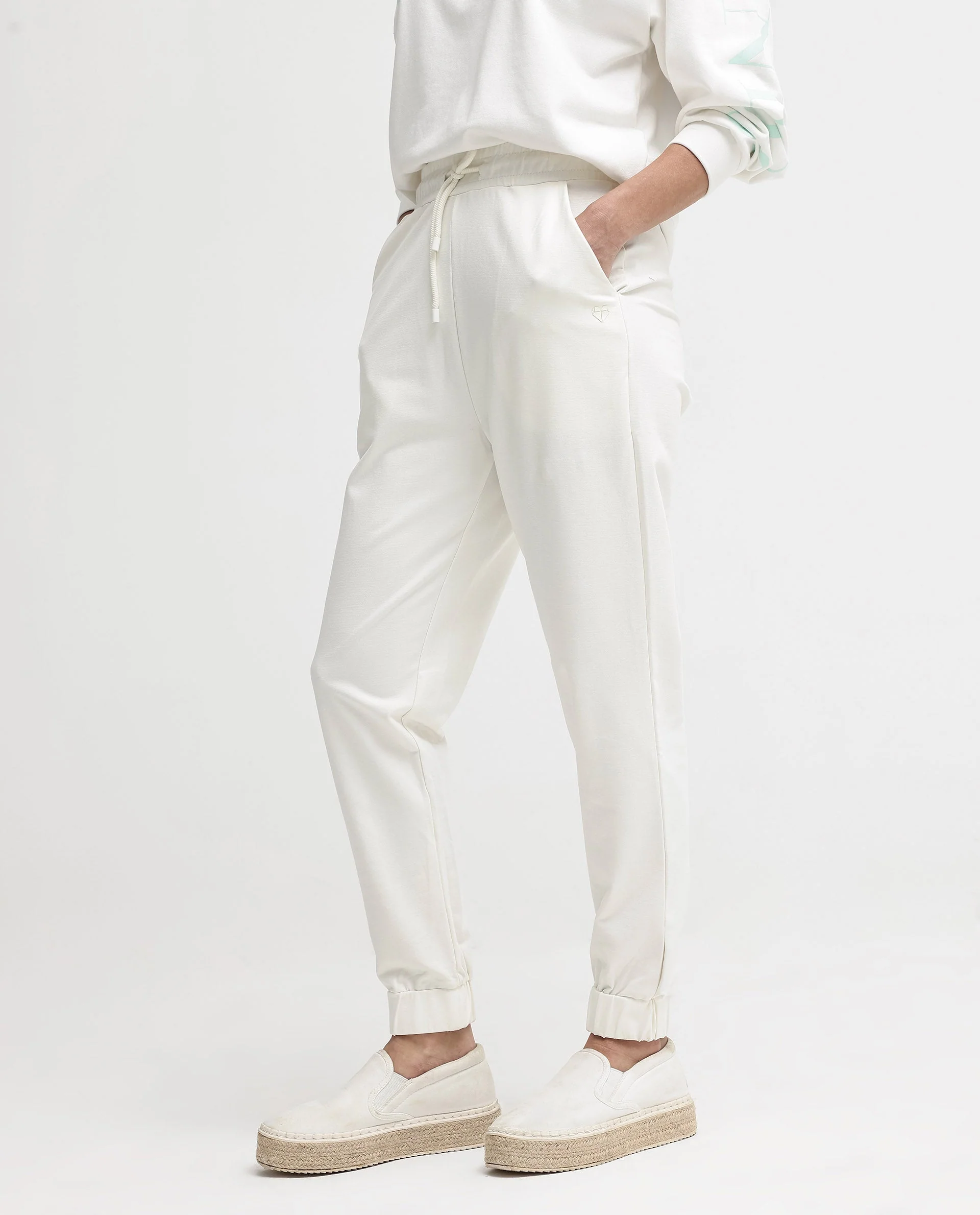 Rareism Women's Terac Off White Polyester Blend Plain Ankle Length Regular Fit Track Pant - Image 2