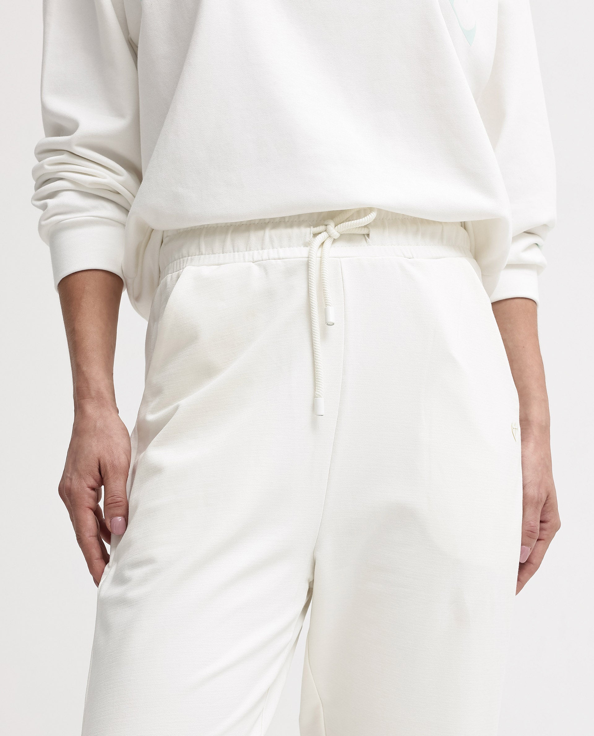 Rareism Women's Terac Off White Polyester Blend Plain Ankle Length Regular Fit Track Pant - Image 5
