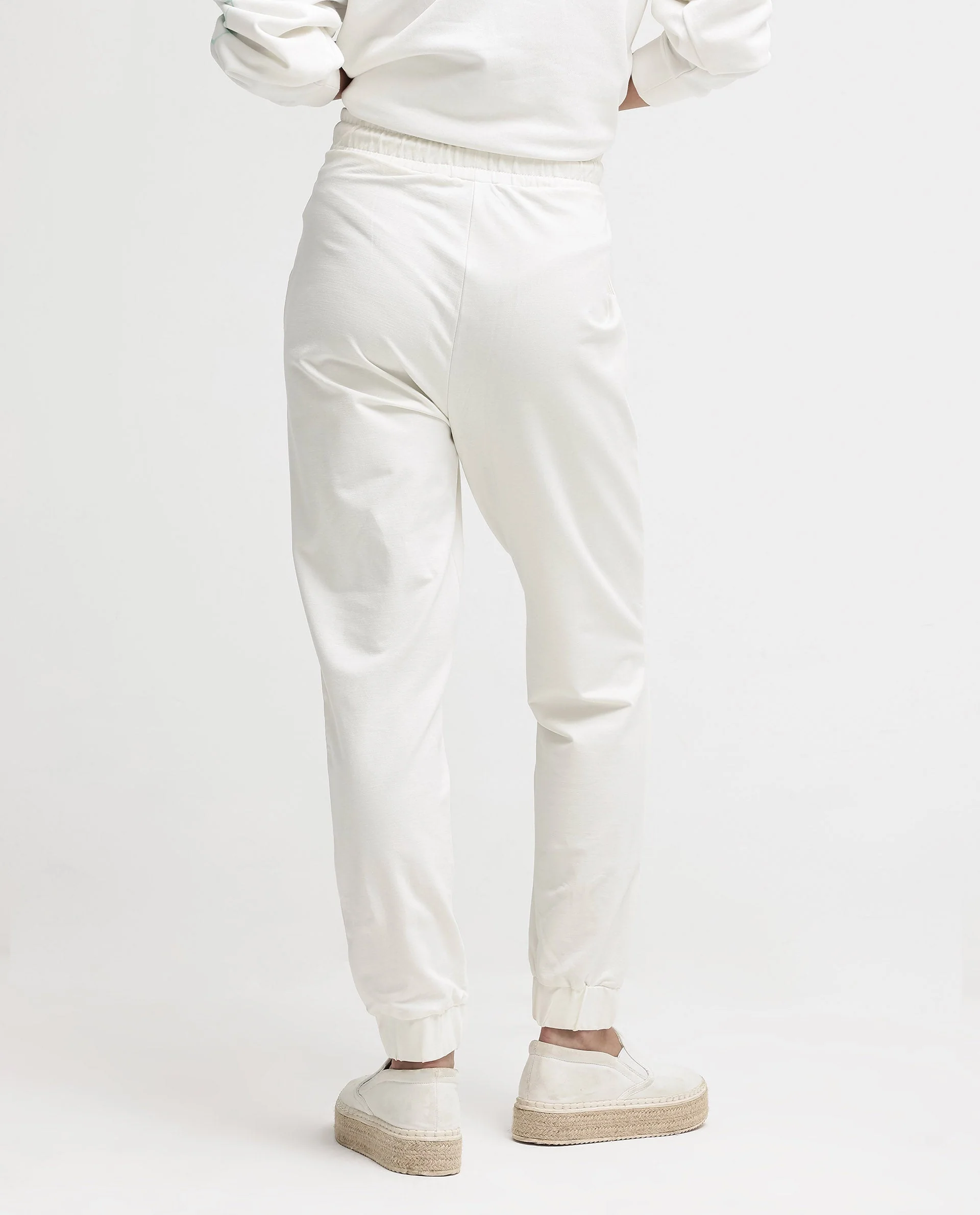 Rareism Women's Terac Off White Polyester Blend Plain Ankle Length Regular Fit Track Pant - Image 7