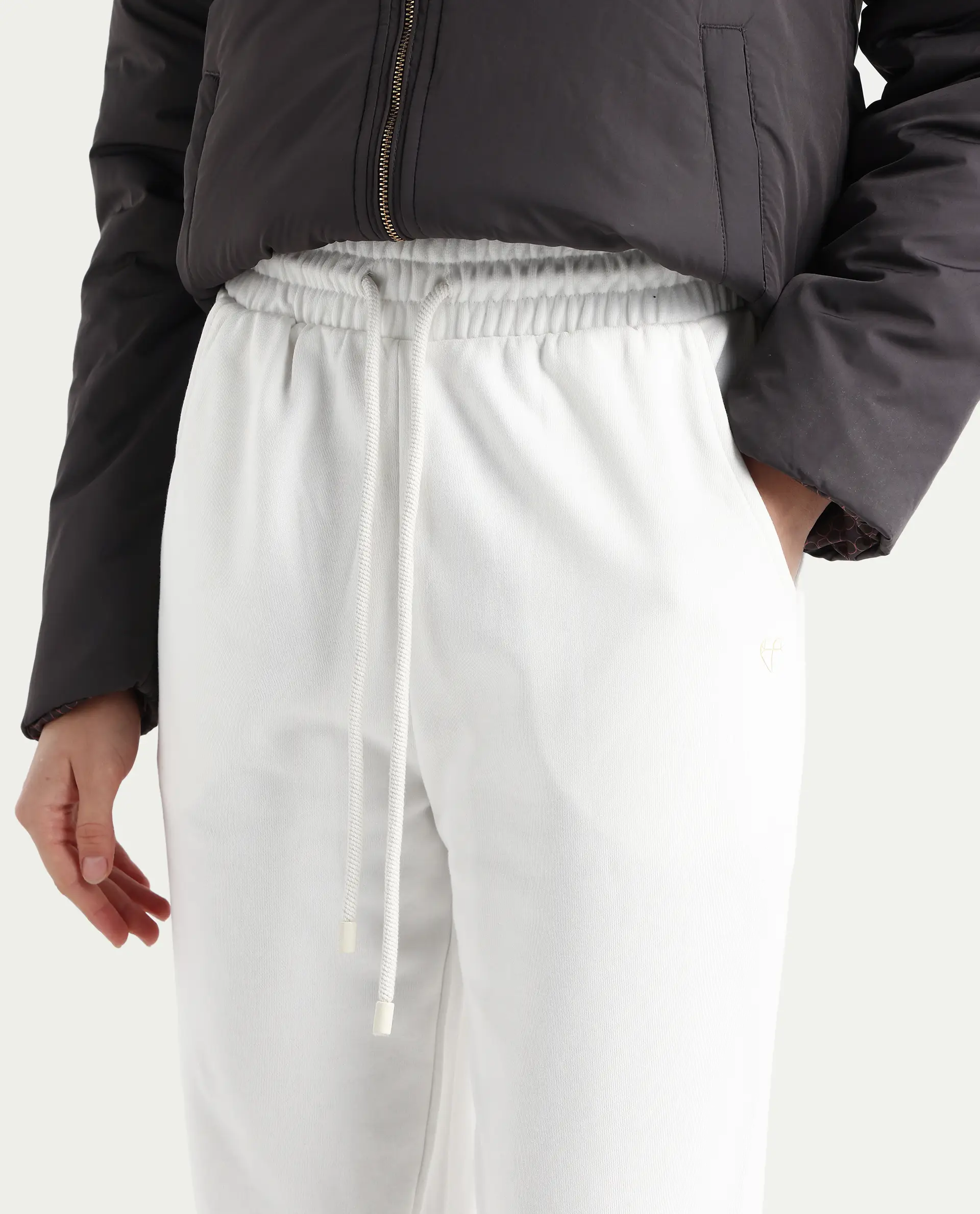Rareism Women's Terac T Off White Polyester Blend Plain Ankle Length Regular Fit Track Pant - Image 4