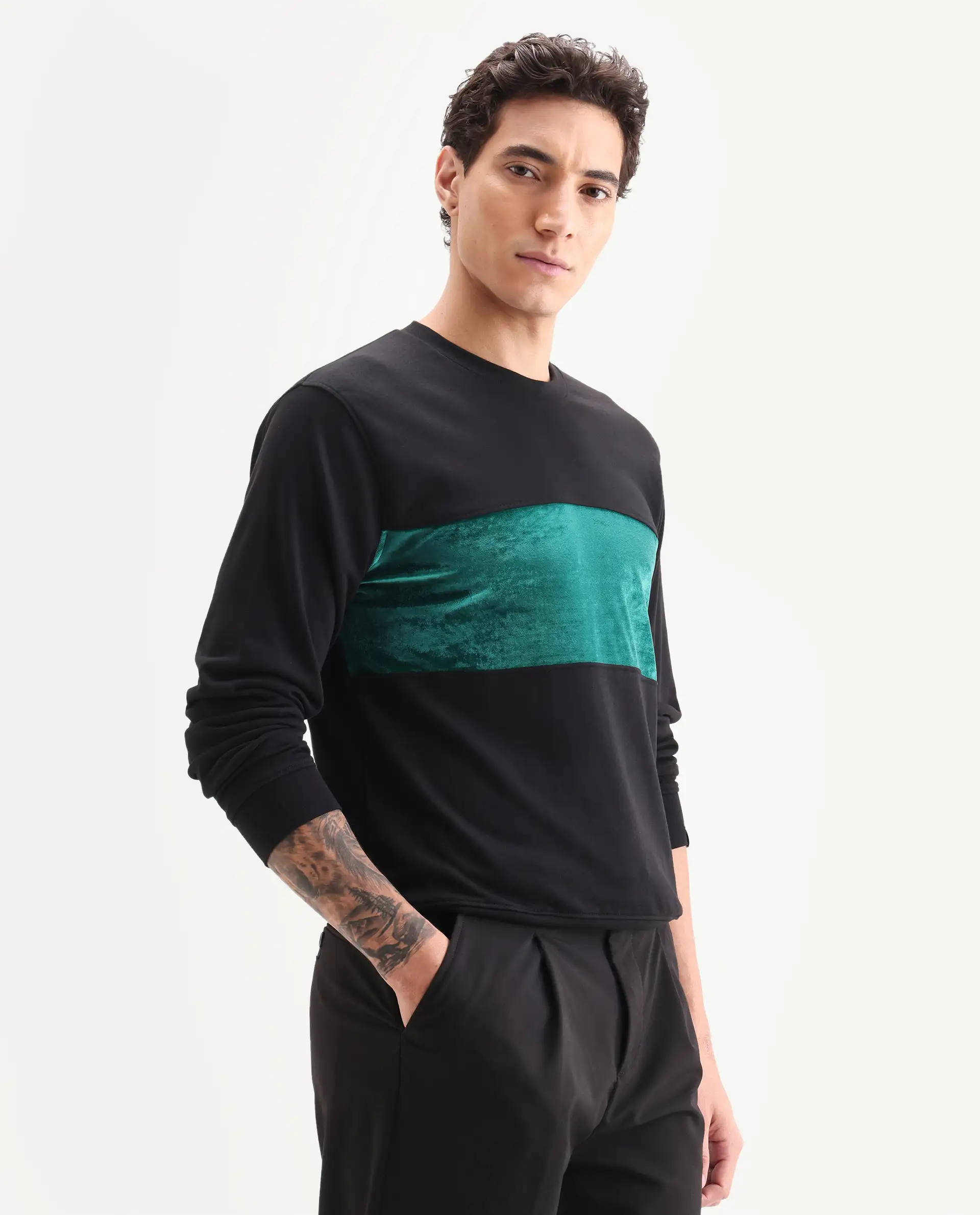 Rare Rabbit Men's Tide Black Velvet Ombre Regular Fit Full Sleeve Crew Neck Sweatshirt - Image 6