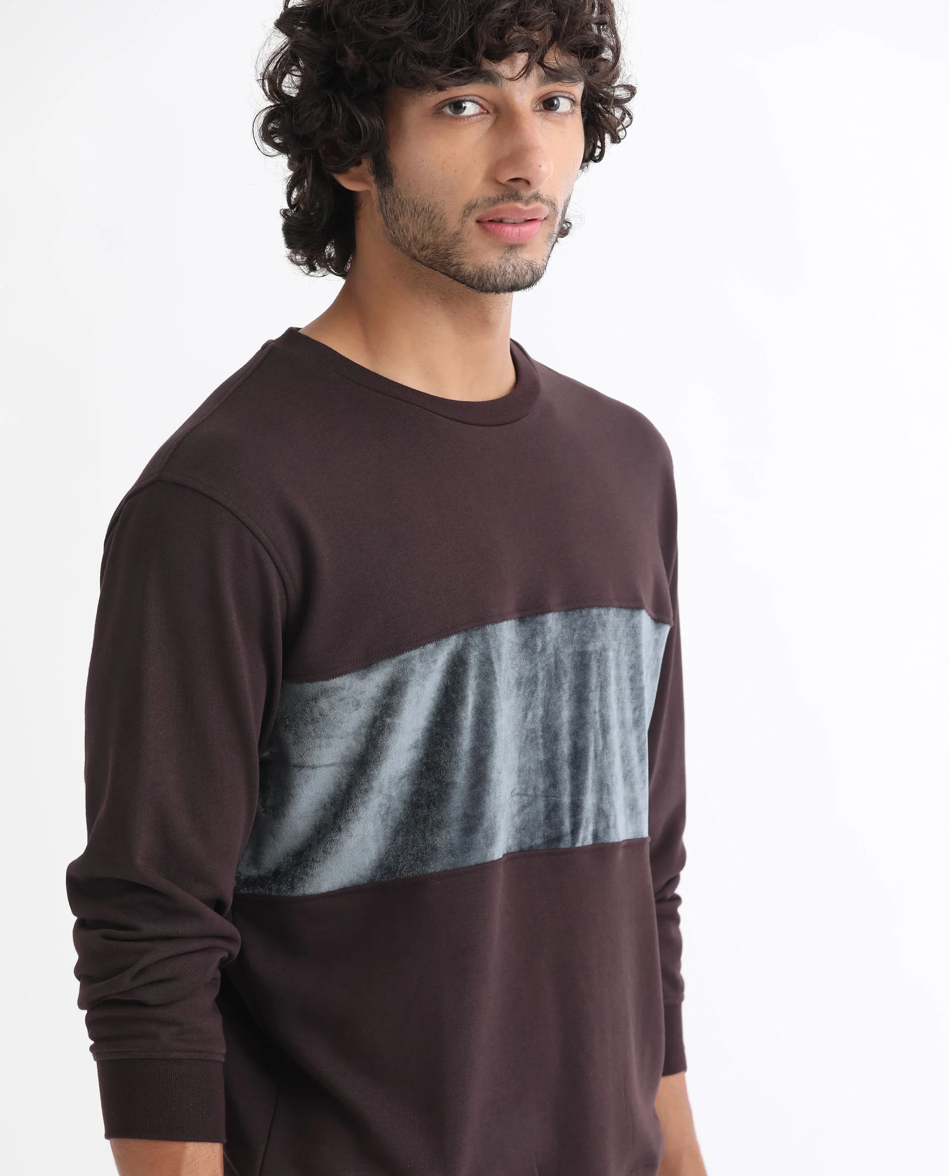 Rare Rabbit Men's Tide Maroon Velvet Ombre Regular Fit Full Sleeve Crew Neck Sweatshirt - Image 4
