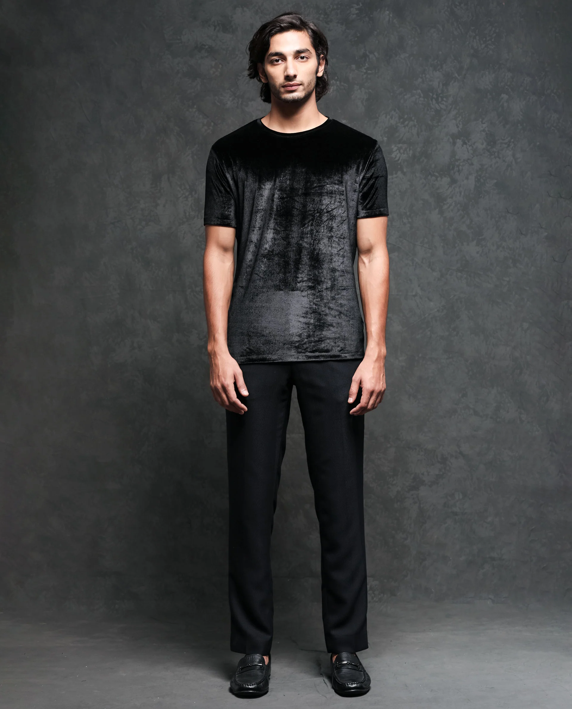 Rare Rabbit Men's Timo Black Velvet Plain Slim Fit Half Sleeve Crew Neck T-Shirt - Image 2