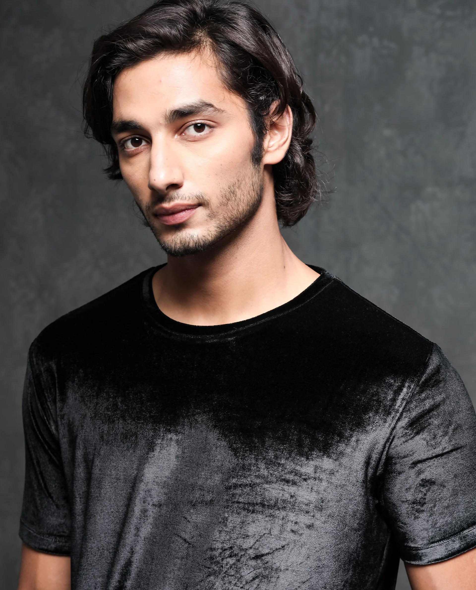 Rare Rabbit Men's Timo Black Velvet Plain Slim Fit Half Sleeve Crew Neck T-Shirt - Image 3