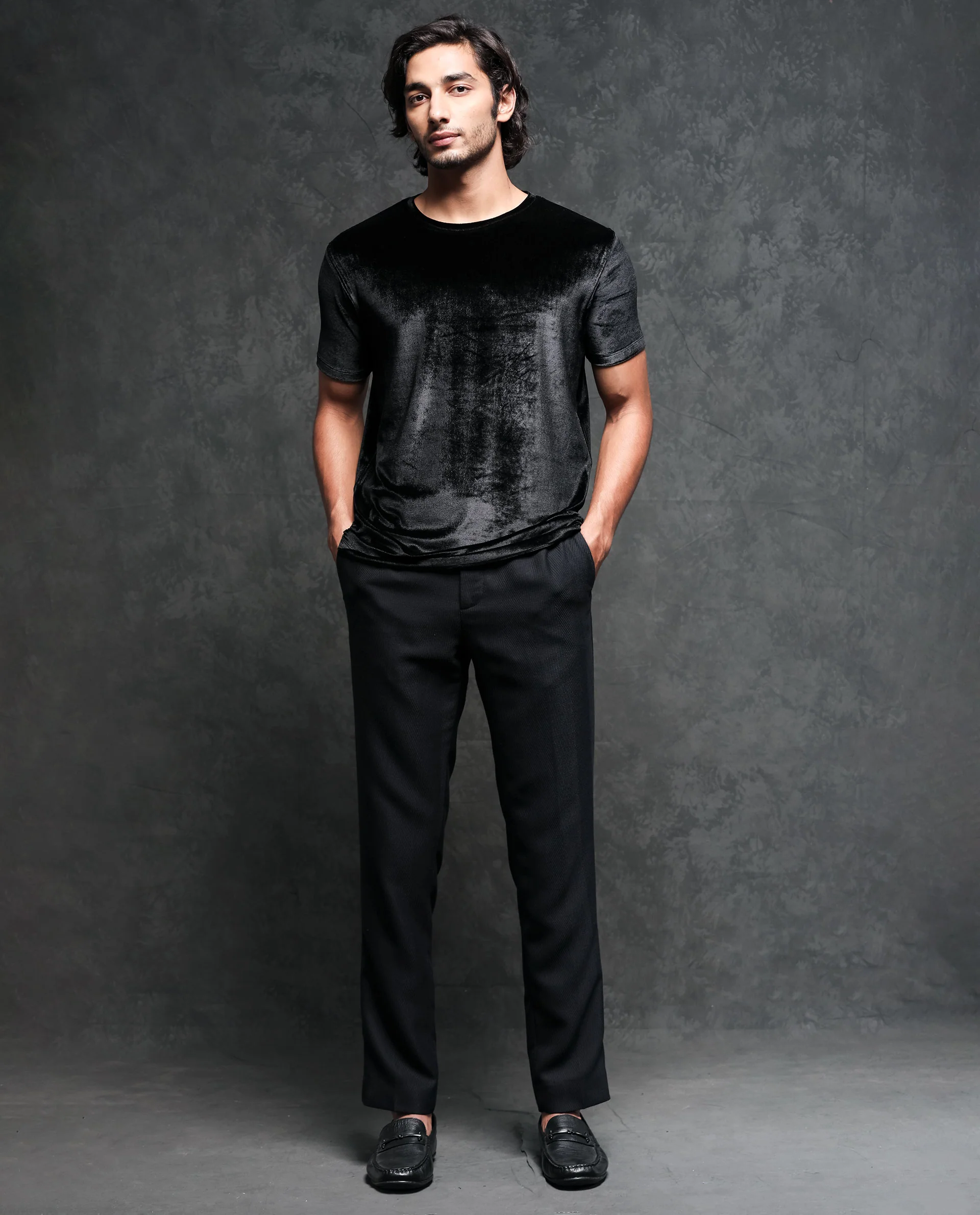 Rare Rabbit Men's Timo Black Velvet Plain Slim Fit Half Sleeve Crew Neck T-Shirt - Image 7