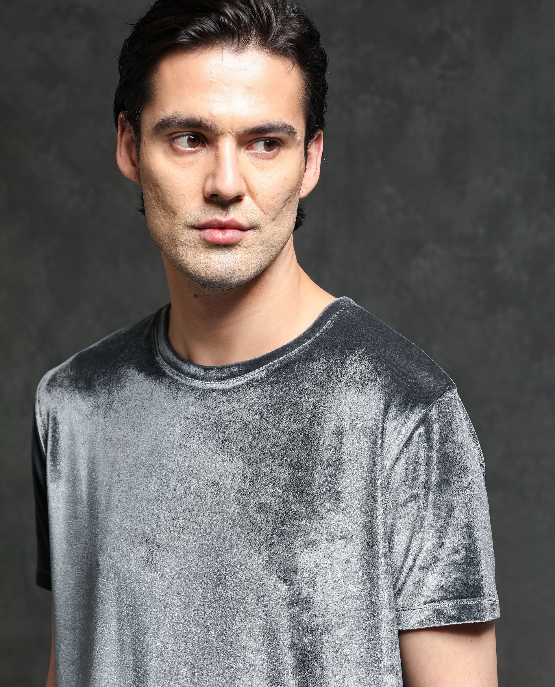 Rare Rabbit Men's Timo Grey Velvet Plain Slim Fit Half Sleeve Crew Neck T-Shirt - Image 2