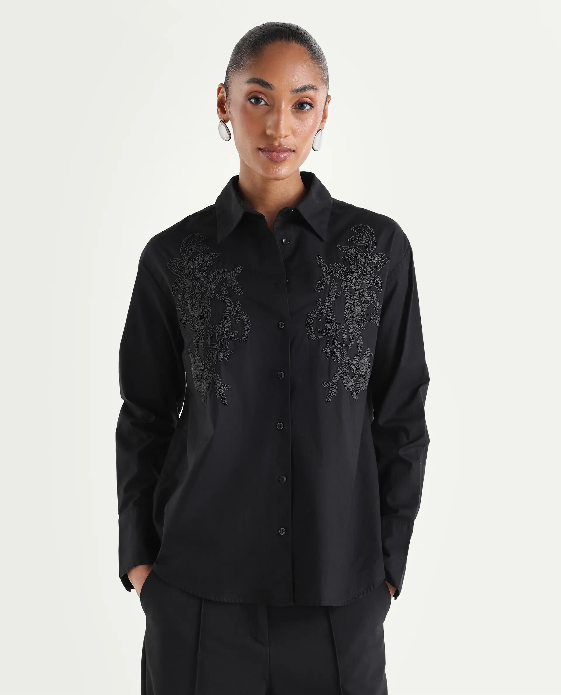 Rareism Women's Torim Black Cotton Spread Collar Button Regular Plain Shirt - Image 4
