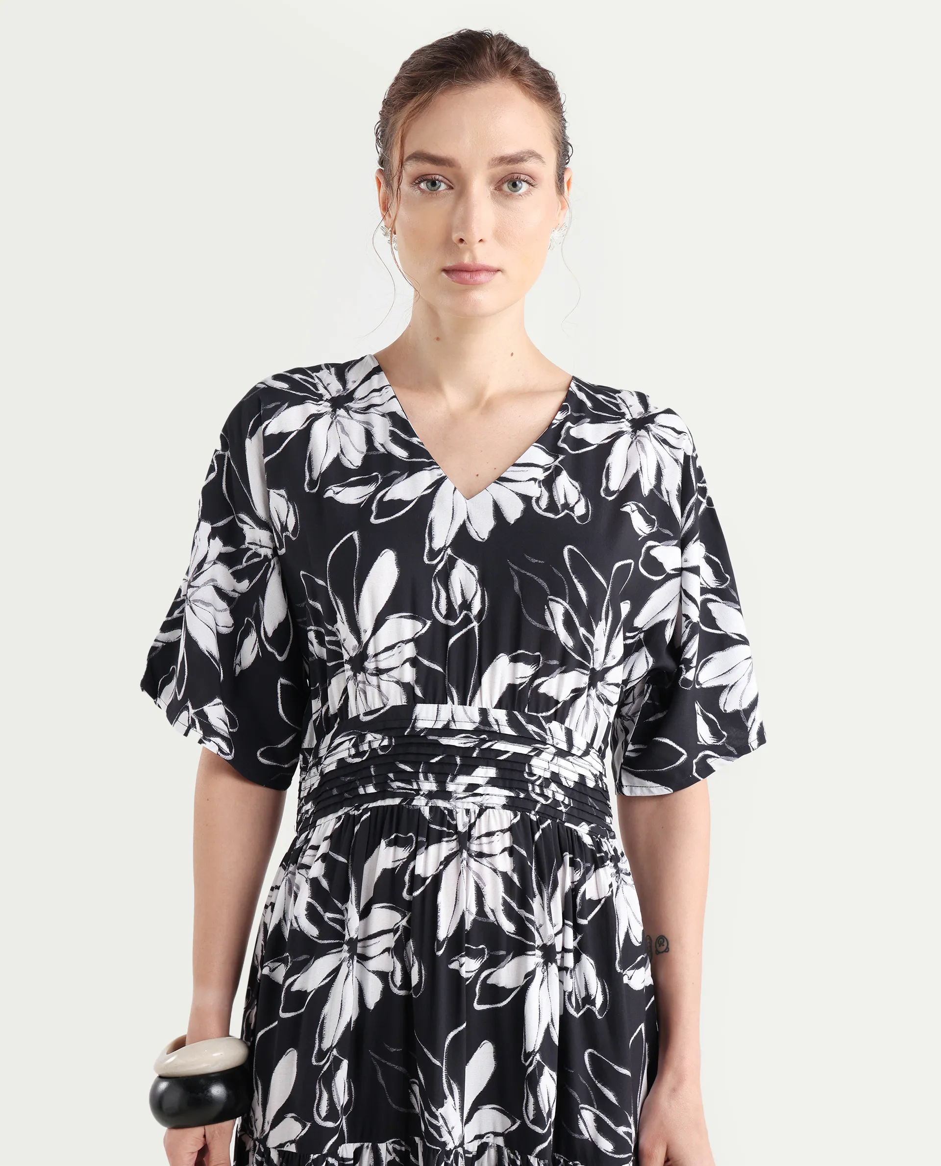 Rareism Women's Tuzio Black Viscose V-Neck Floral Print Extended Sleeves Maxi Fit And Flare Dress - Image 4