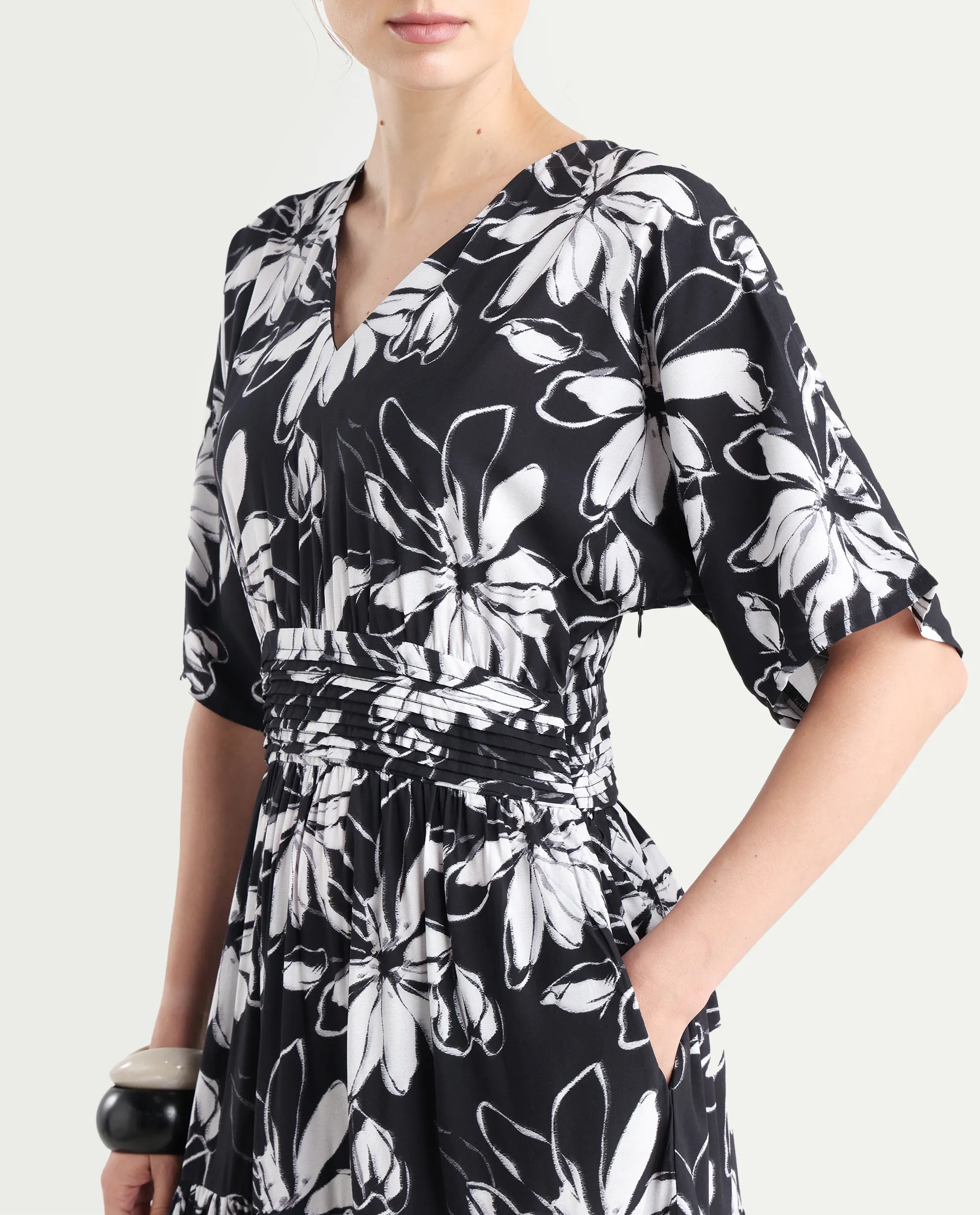Rareism Women's Tuzio Black Viscose V-Neck Floral Print Extended Sleeves Maxi Fit And Flare Dress - Image 5
