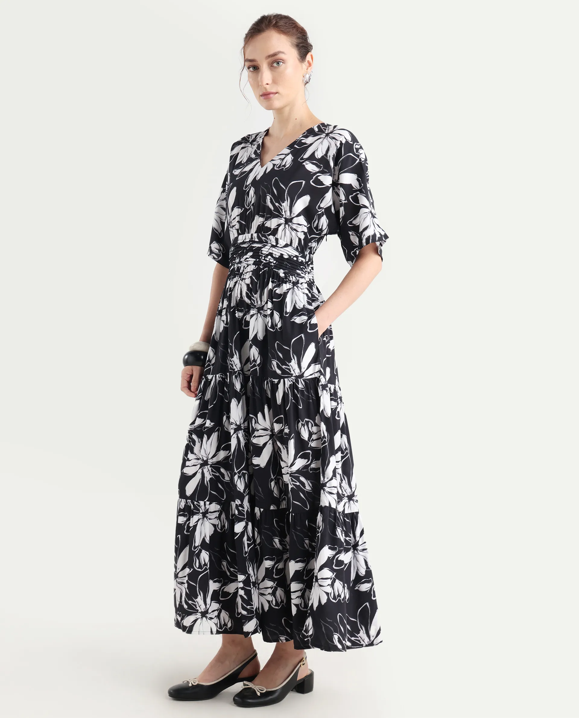 Rareism Women's Tuzio Black Viscose V-Neck Floral Print Extended Sleeves Maxi Fit And Flare Dress - Image 6