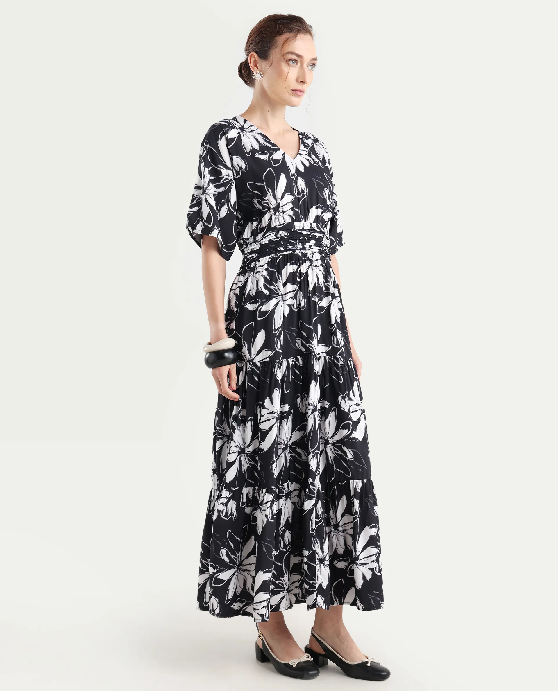 Rareism Women's Tuzio Black Viscose V-Neck Floral Print Extended Sleeves Maxi Fit And Flare Dress - Image 7