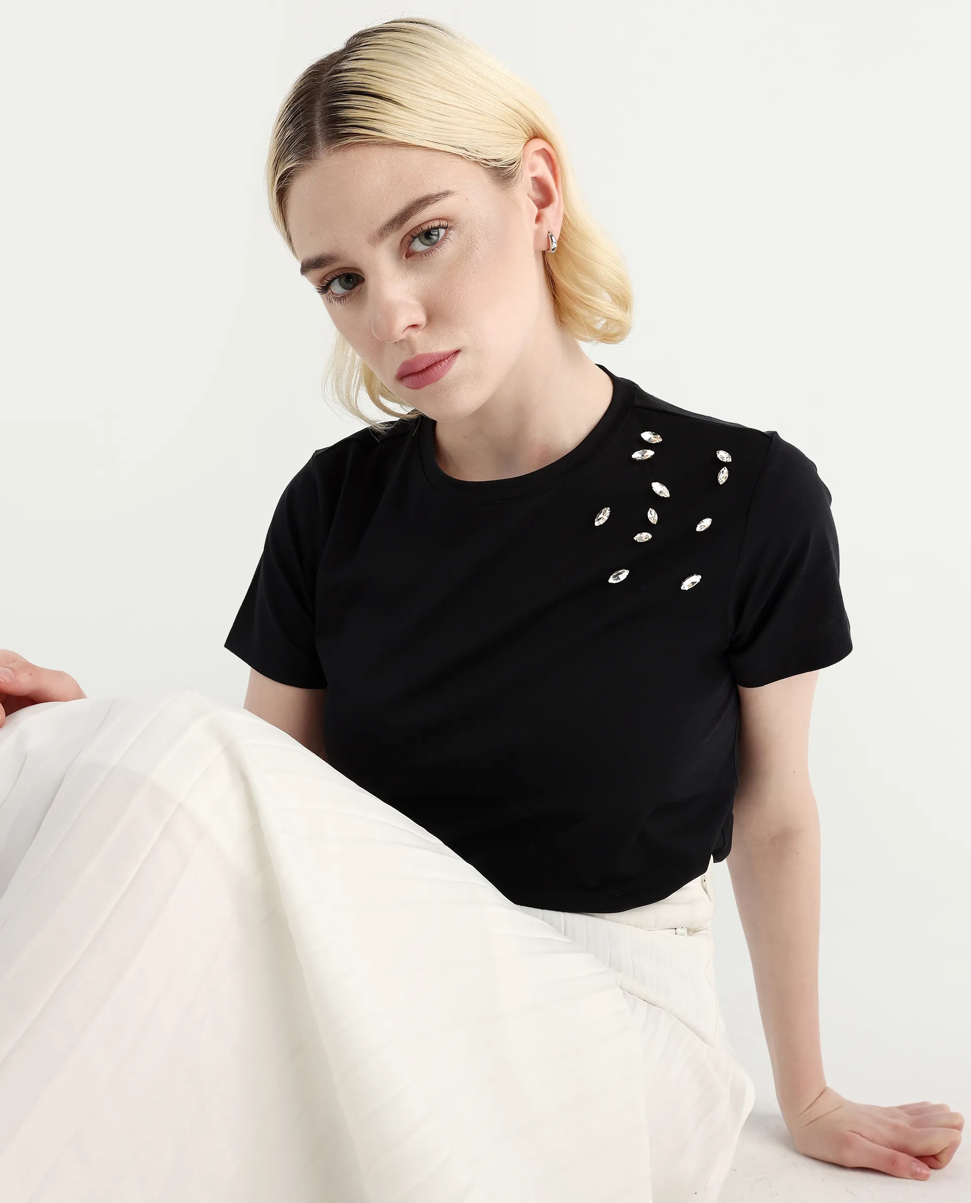 Rareism Women's Twen Black Cotton Crew Neck Regular Fit Printed T-Shirt - Image 3