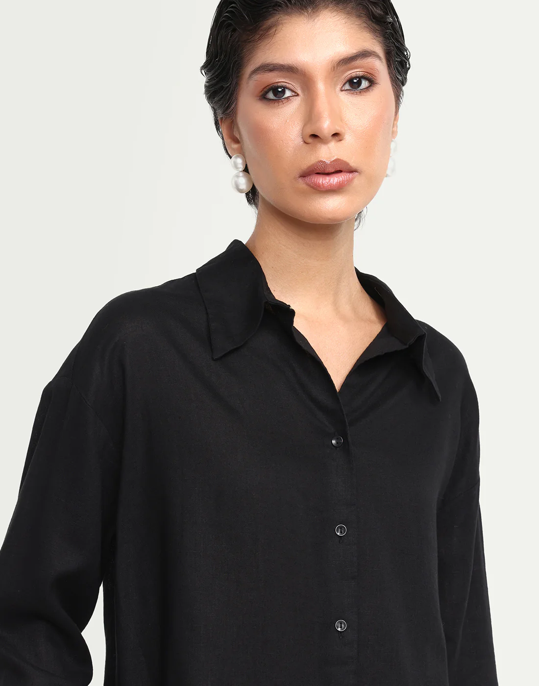 Rareism Women's Uganda Black Linen Spread Collar Regular Plain Shirt - Image 4