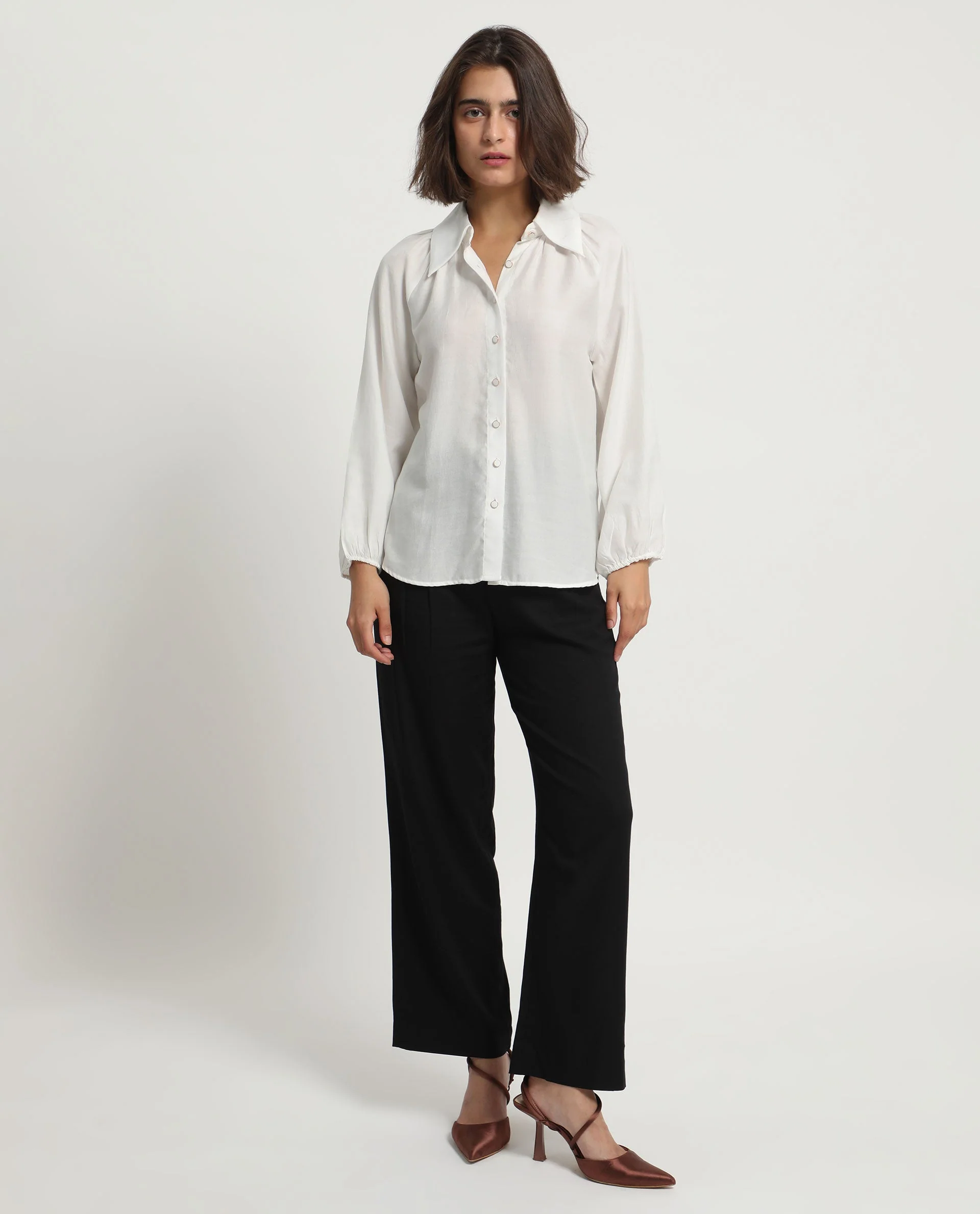 Rareism Women's Ugans White Polyester Spread Collar Plain Balloon Sleeve Relaxed Fit Top - Image 2