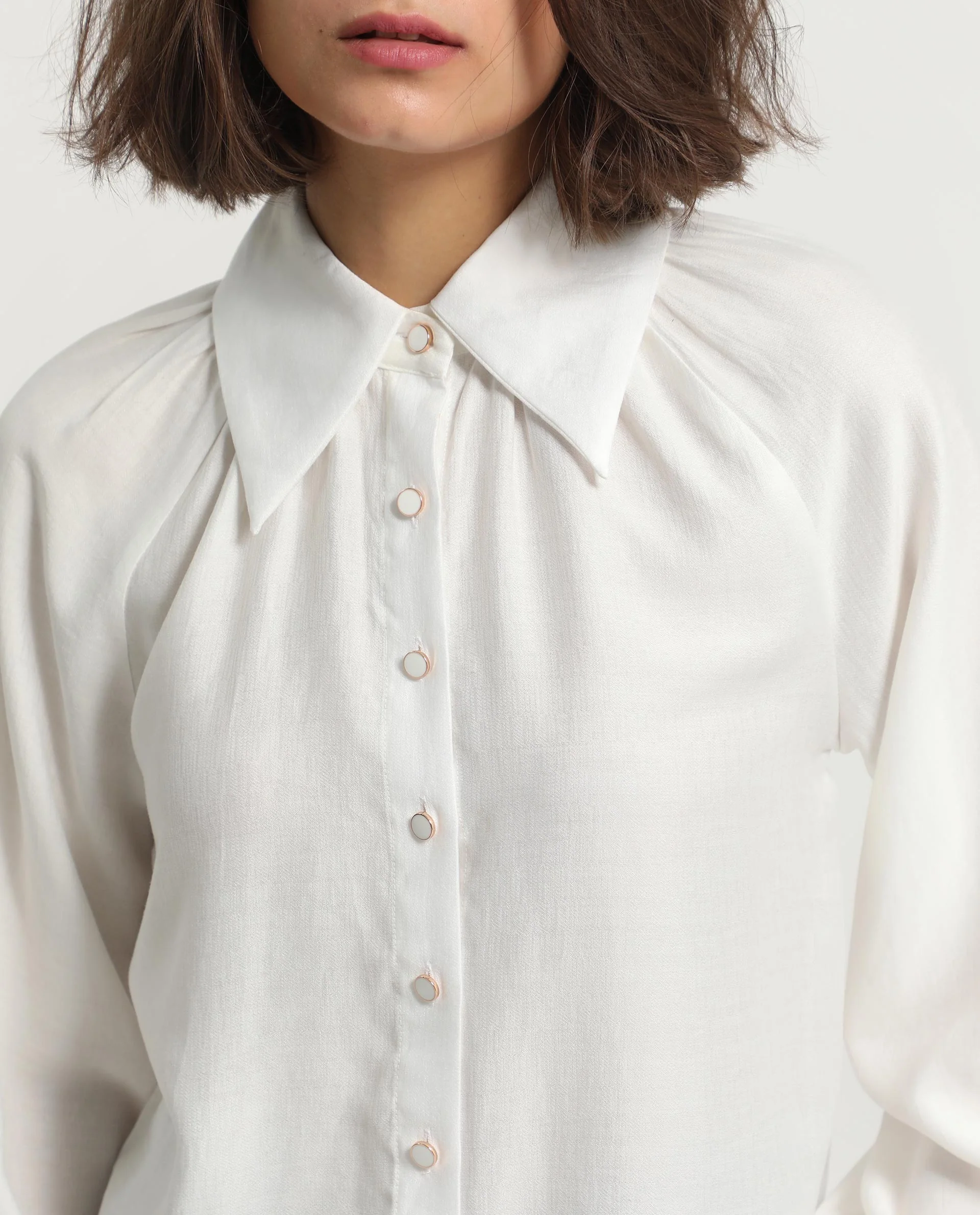 Rareism Women's Ugans White Polyester Spread Collar Plain Balloon Sleeve Relaxed Fit Top - Image 5