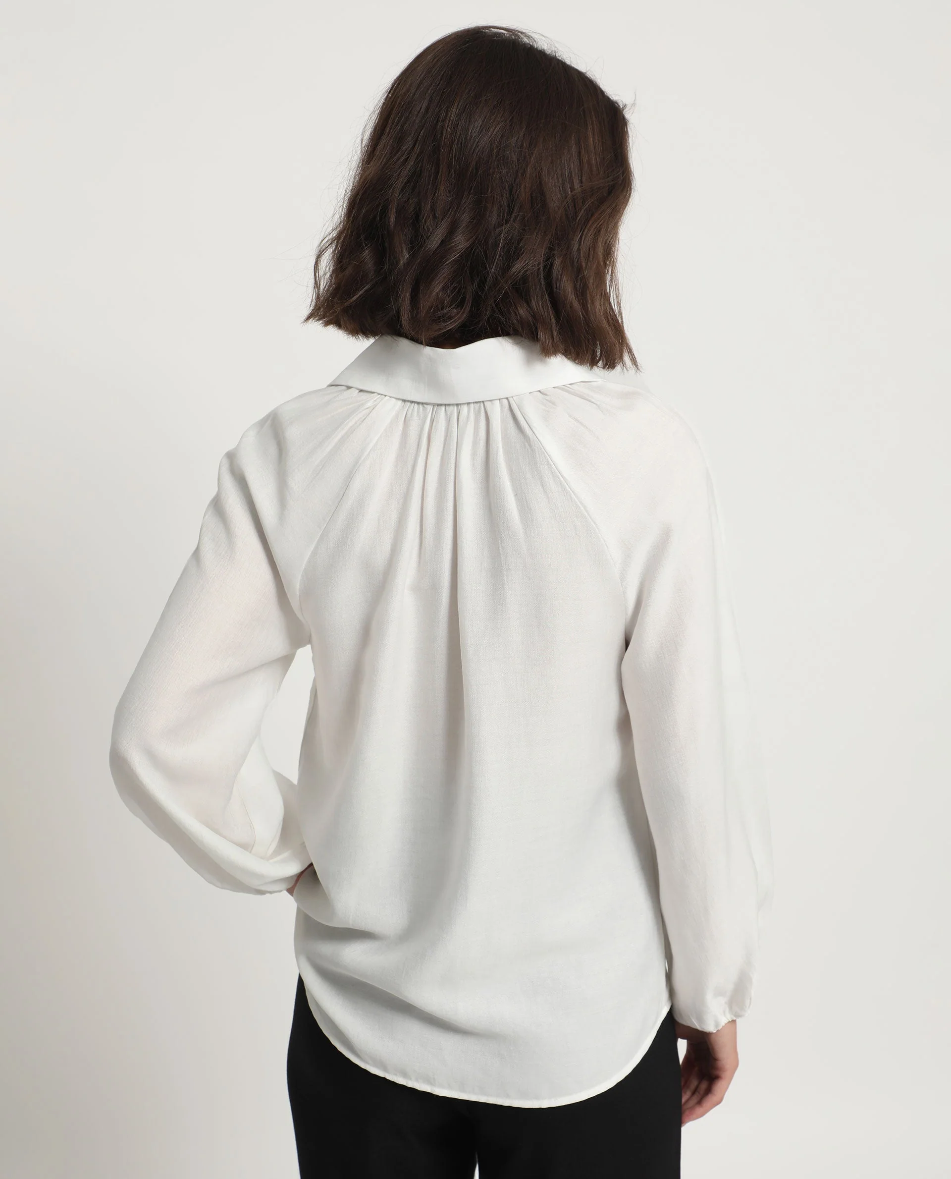 Rareism Women's Ugans White Polyester Spread Collar Plain Balloon Sleeve Relaxed Fit Top - Image 8