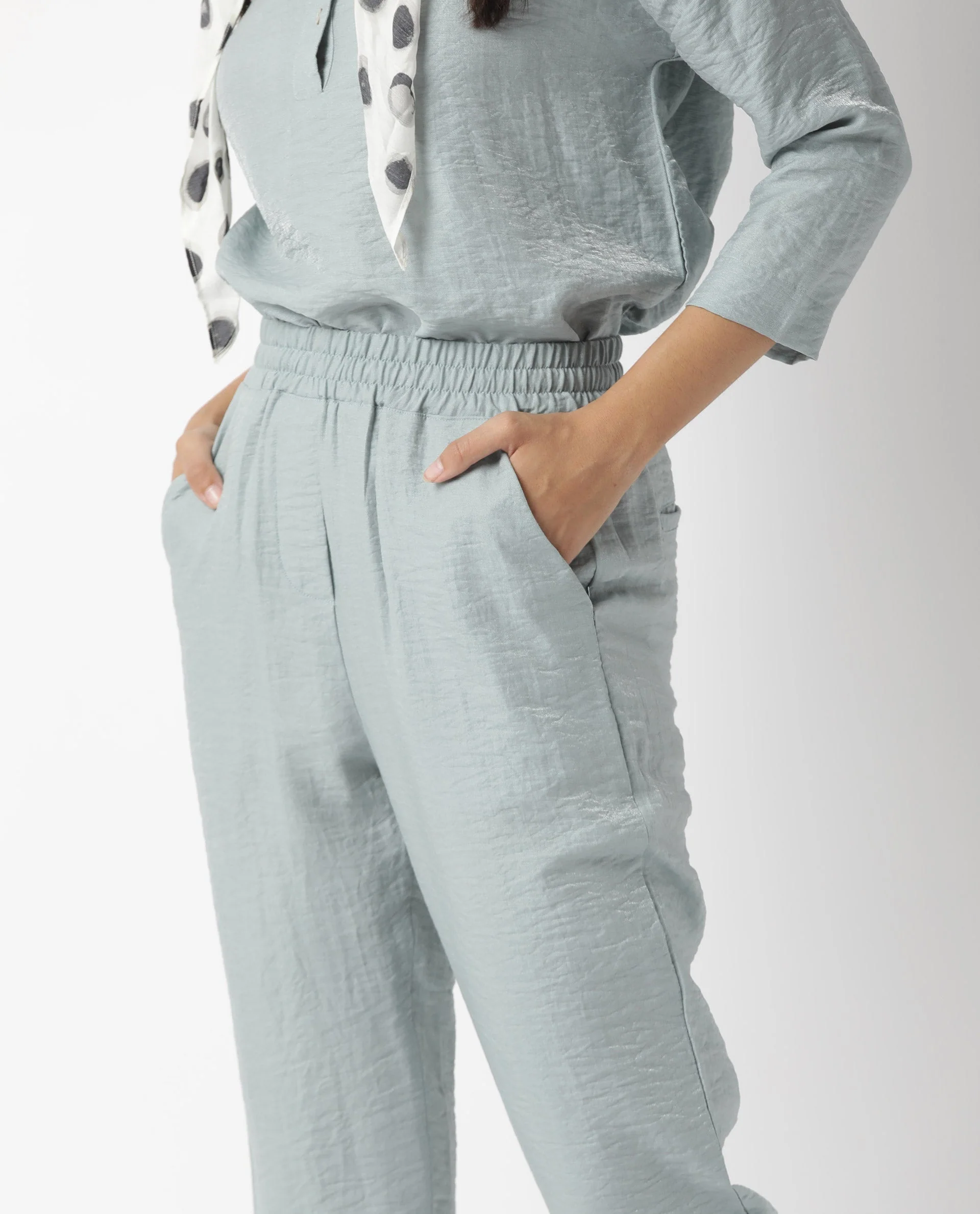 Rareism Women's Uno Green Polyester Plain Ankle Length Tailored Trouser - Image 3