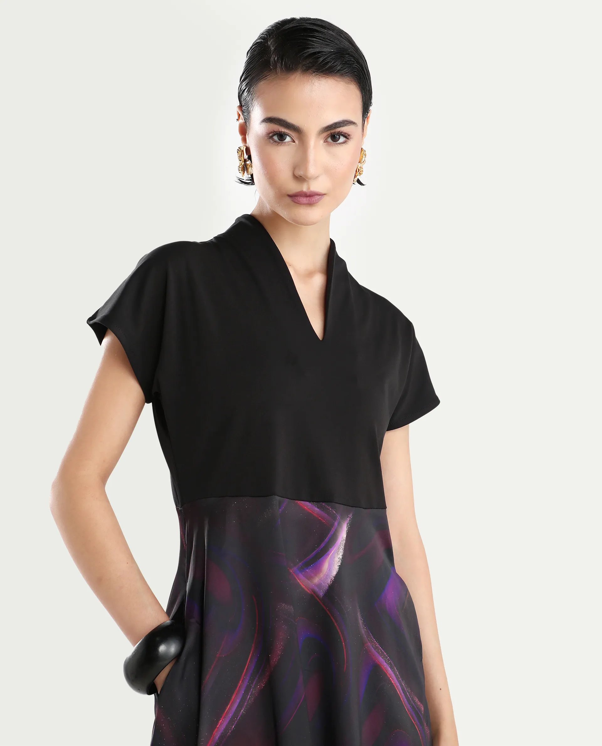 Rareism Women's Usopp Black Polyester V-Neck Abstract Print Extended Sleeves Midi Flared Dress - Image 3