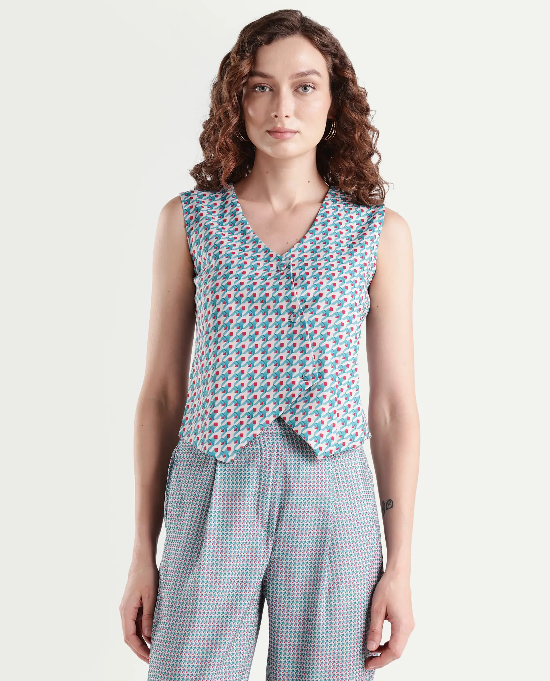 Rareism Women's Utkil Multi Polyester V-Neck Houndstooth Print Sleeveless Crop Regular Fit Top - Image 3