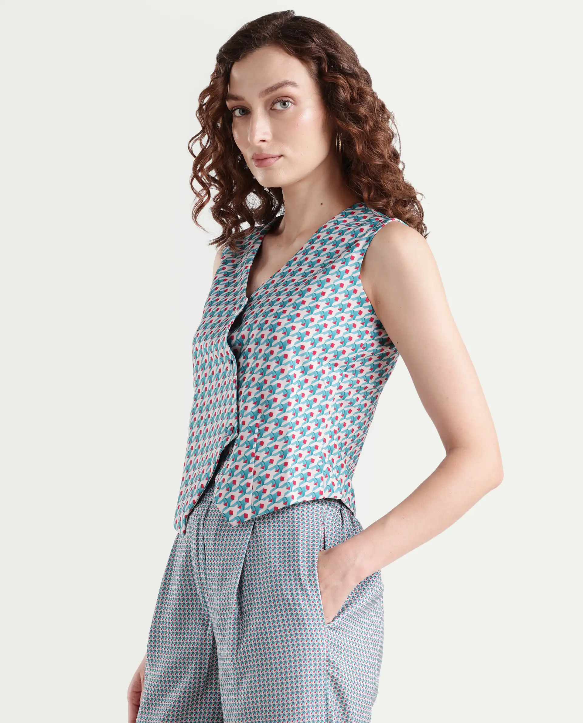 Rareism Women's Utkil Multi Polyester V-Neck Houndstooth Print Sleeveless Crop Regular Fit Top - Image 5