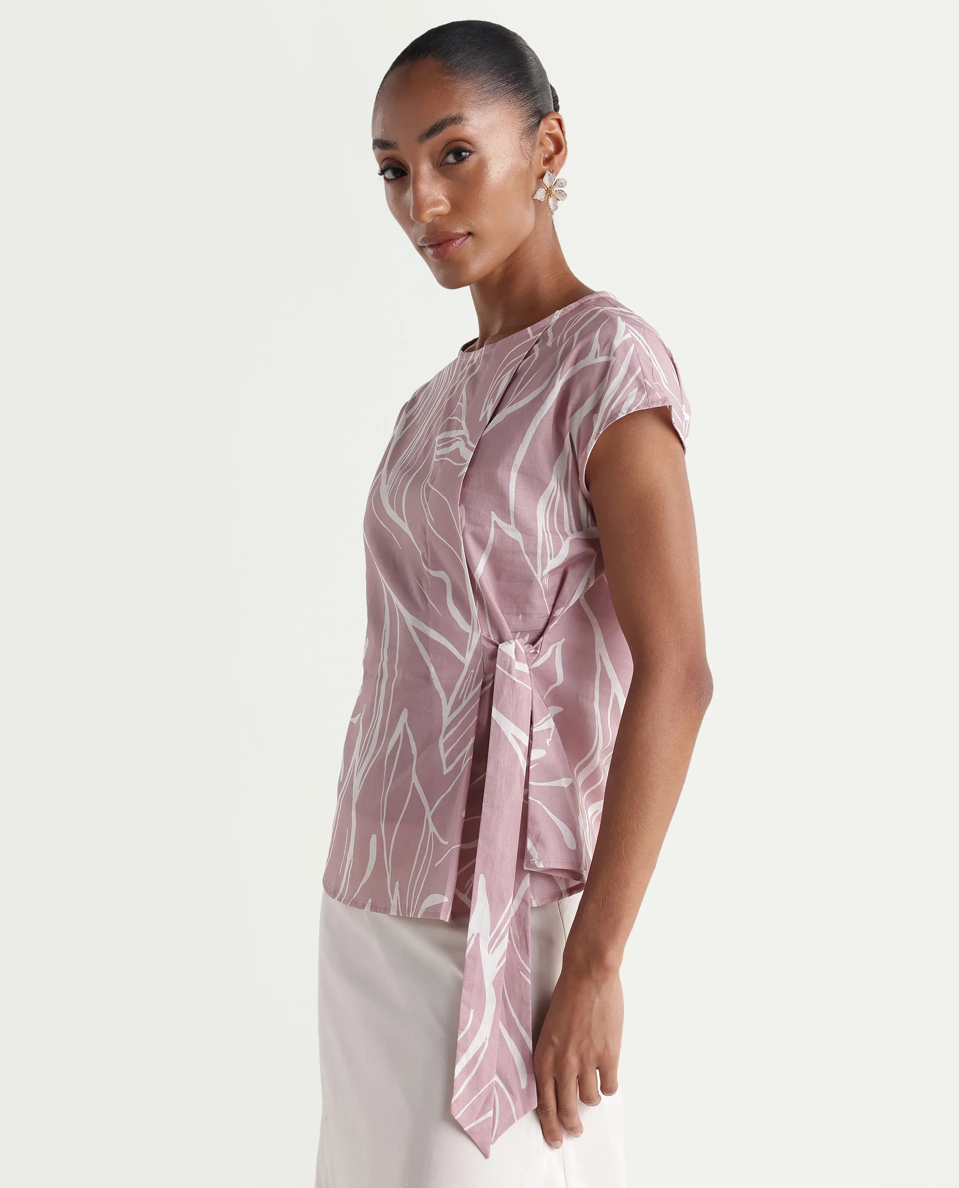 Rareism Women's Vabno Pink Cotton Crew Neck Regular Floral Print Top - Image 5