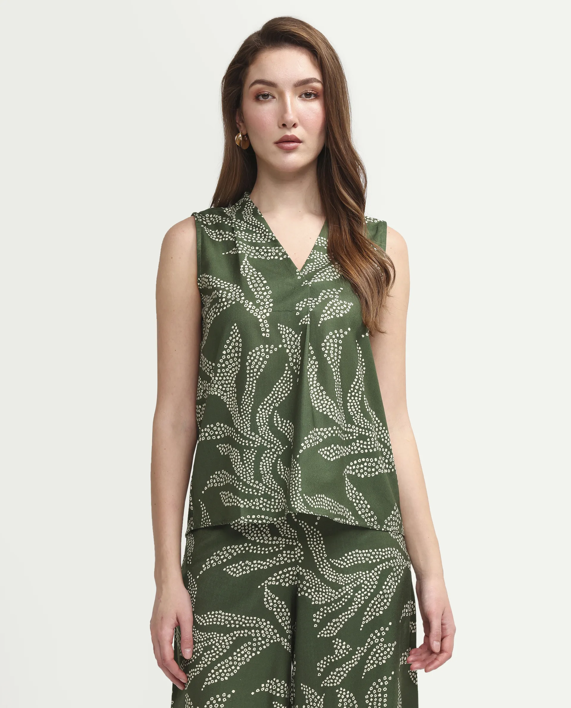 Rareism Women's Vadir-T Olive Polyester Sleeveless Regular Fit Abstract Print Top - Image 3