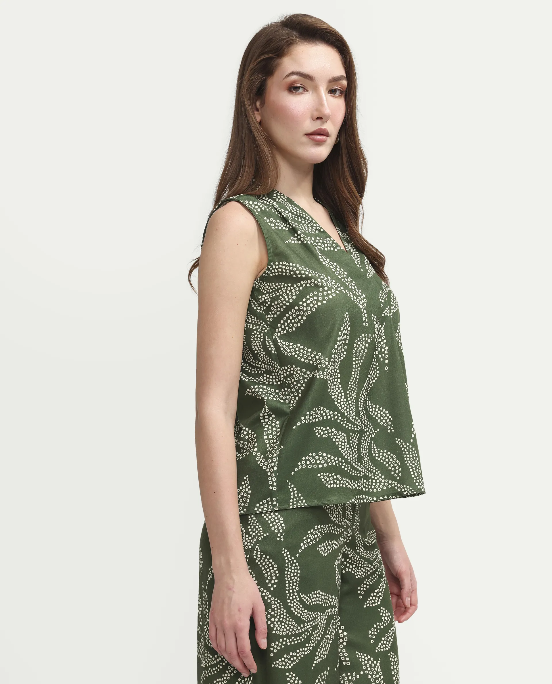 Rareism Women's Vadir-T Olive Polyester Sleeveless Regular Fit Abstract Print Top - Image 6