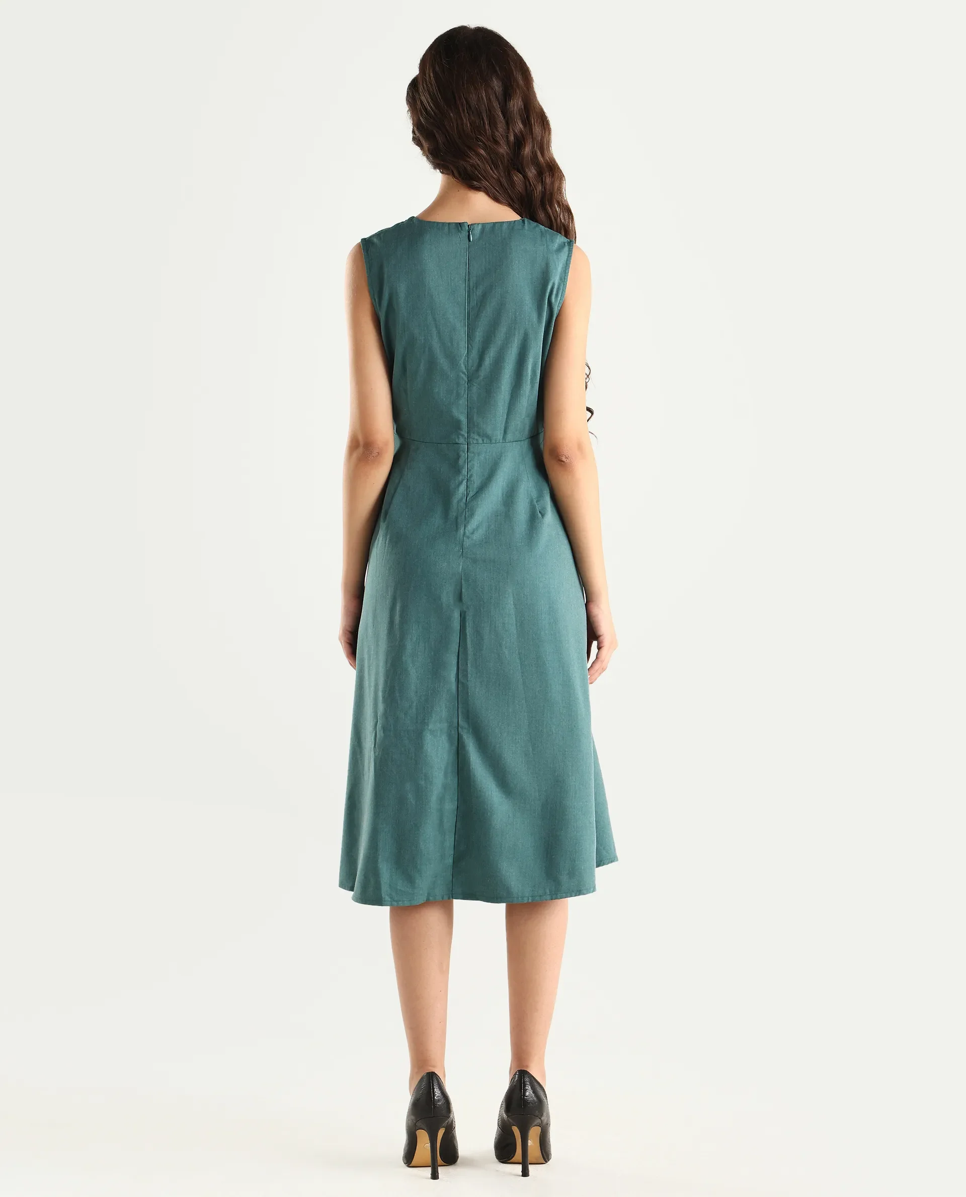 Rareism Women's Valmode Green Polyester Blend Overlap Neck Plain Sleeveless Midi Fit And Flare Dress - Image 7