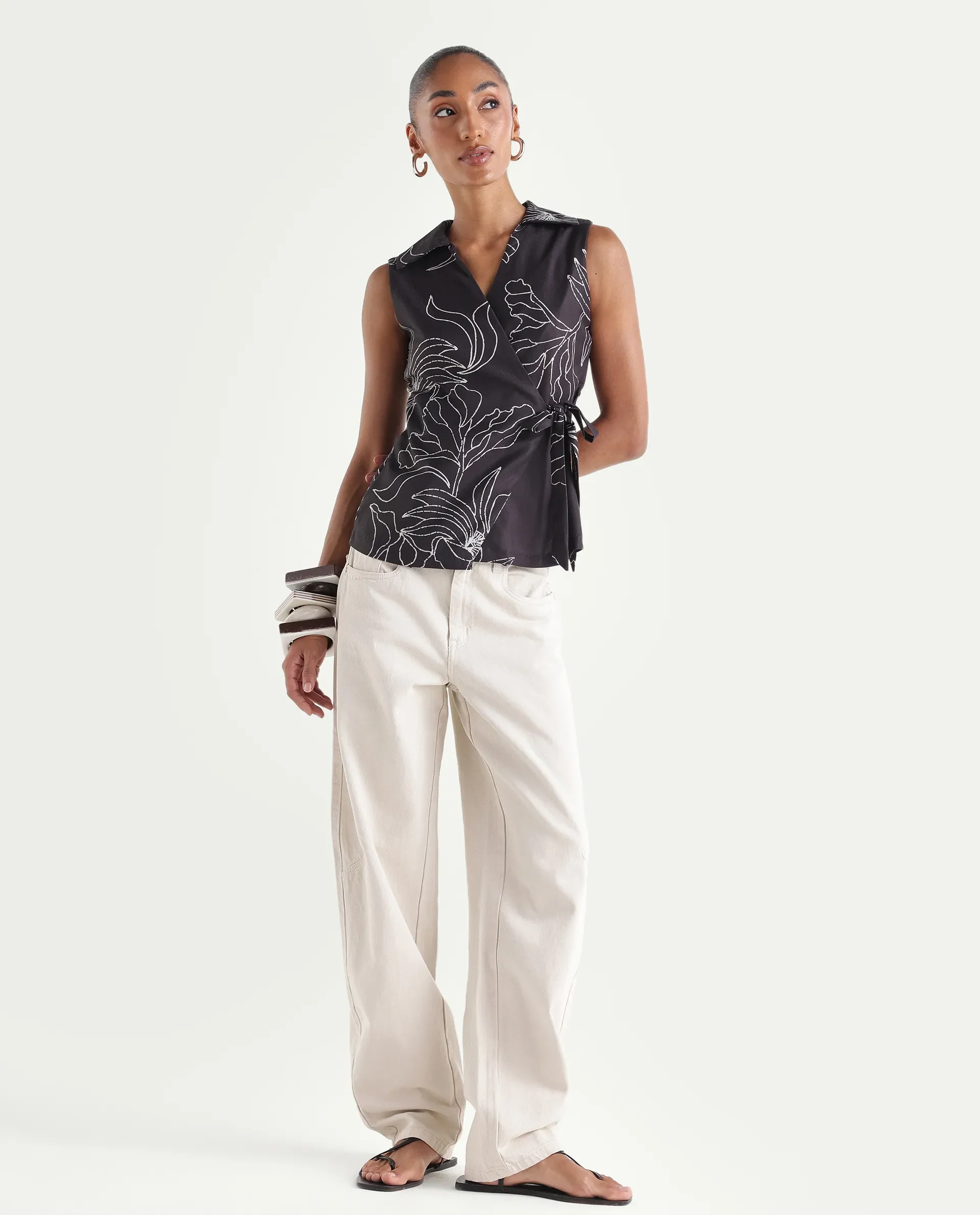 Rareism Women's Vanfu Black Polyester Sleeveless Regular Fit Floral Print Top - Image 2