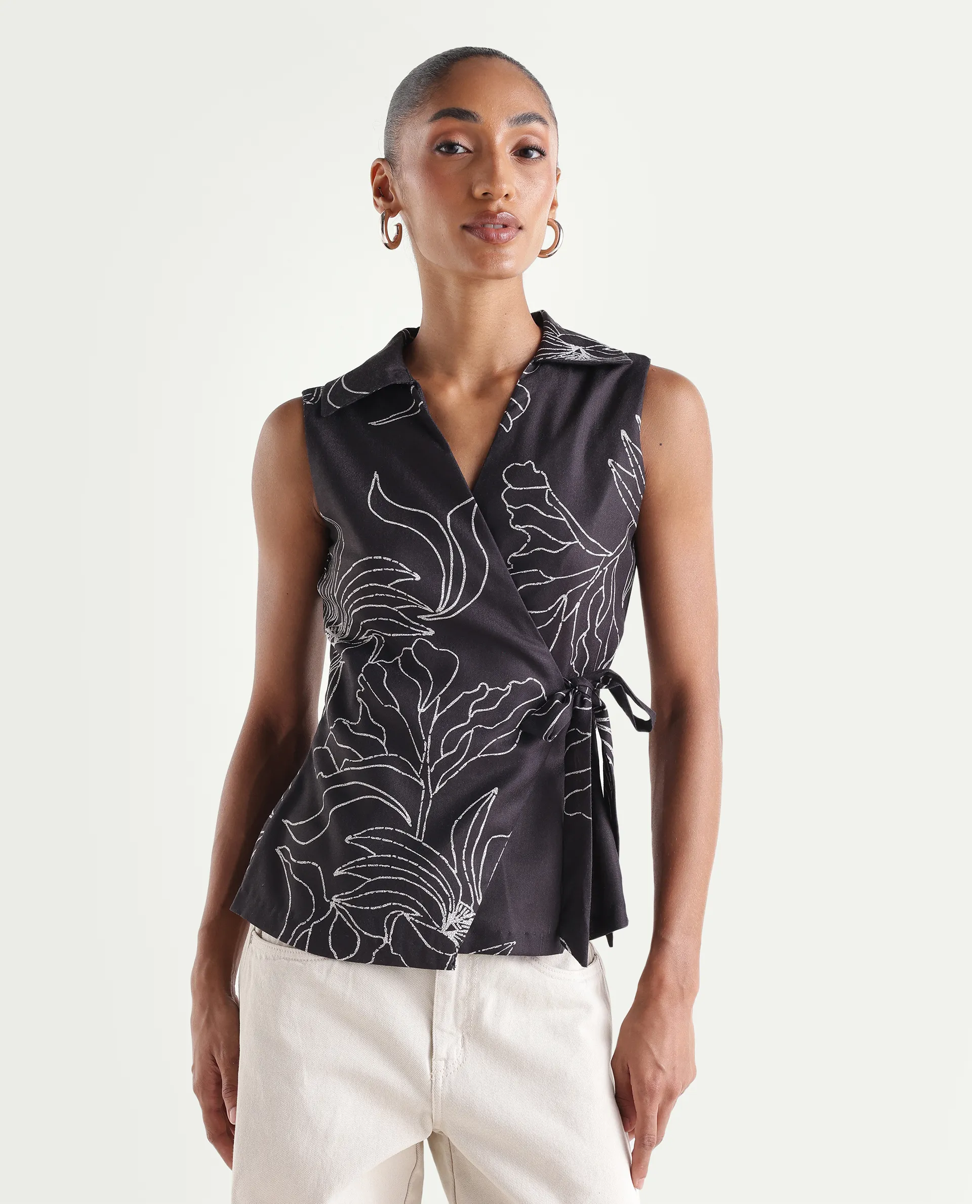 Rareism Women's Vanfu Black Polyester Sleeveless Regular Fit Floral Print Top - Image 3