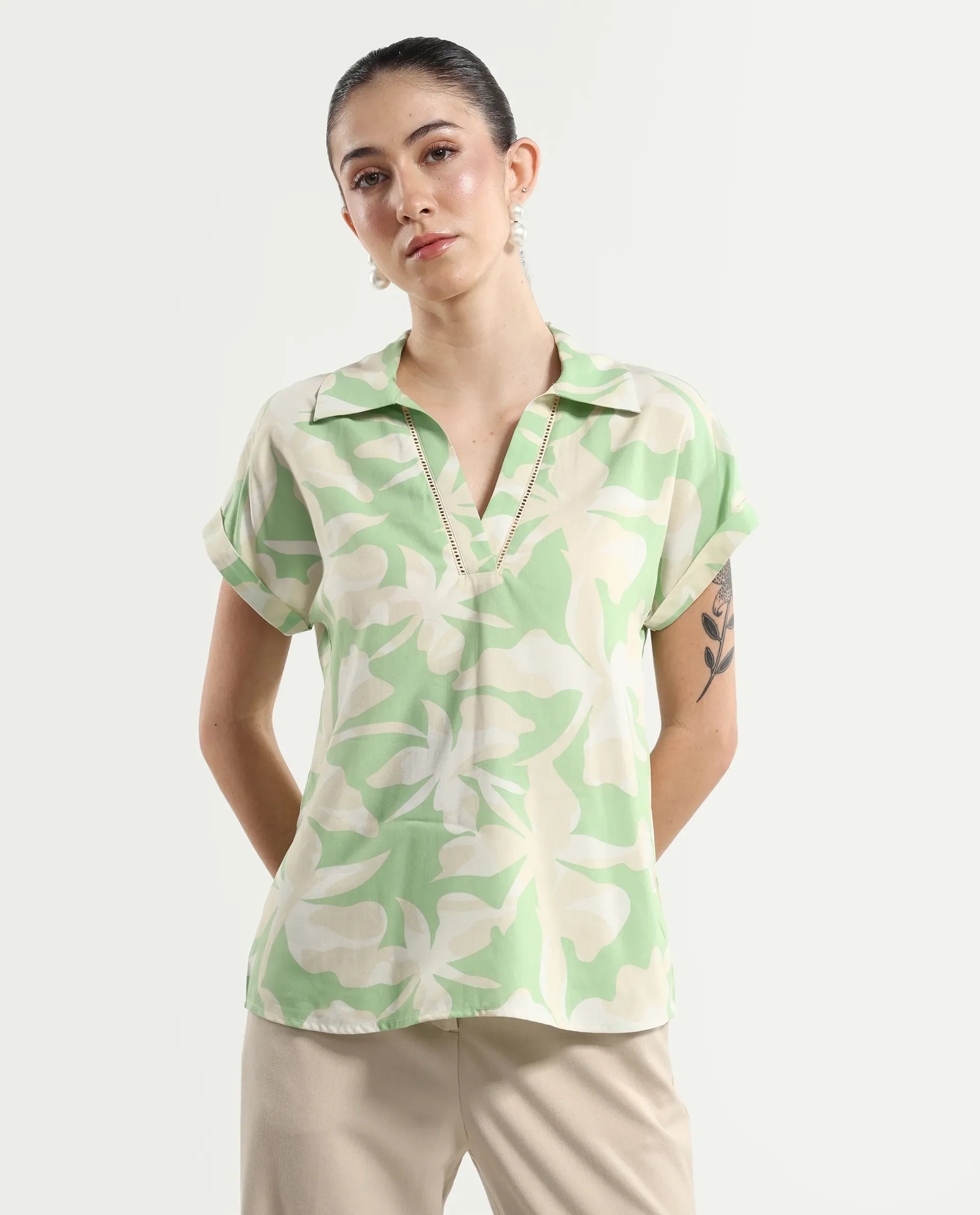 Rareism Women's Vasin-T Light Green Viscose Johnny Collar Boxy Abstract Print Top - Image 3