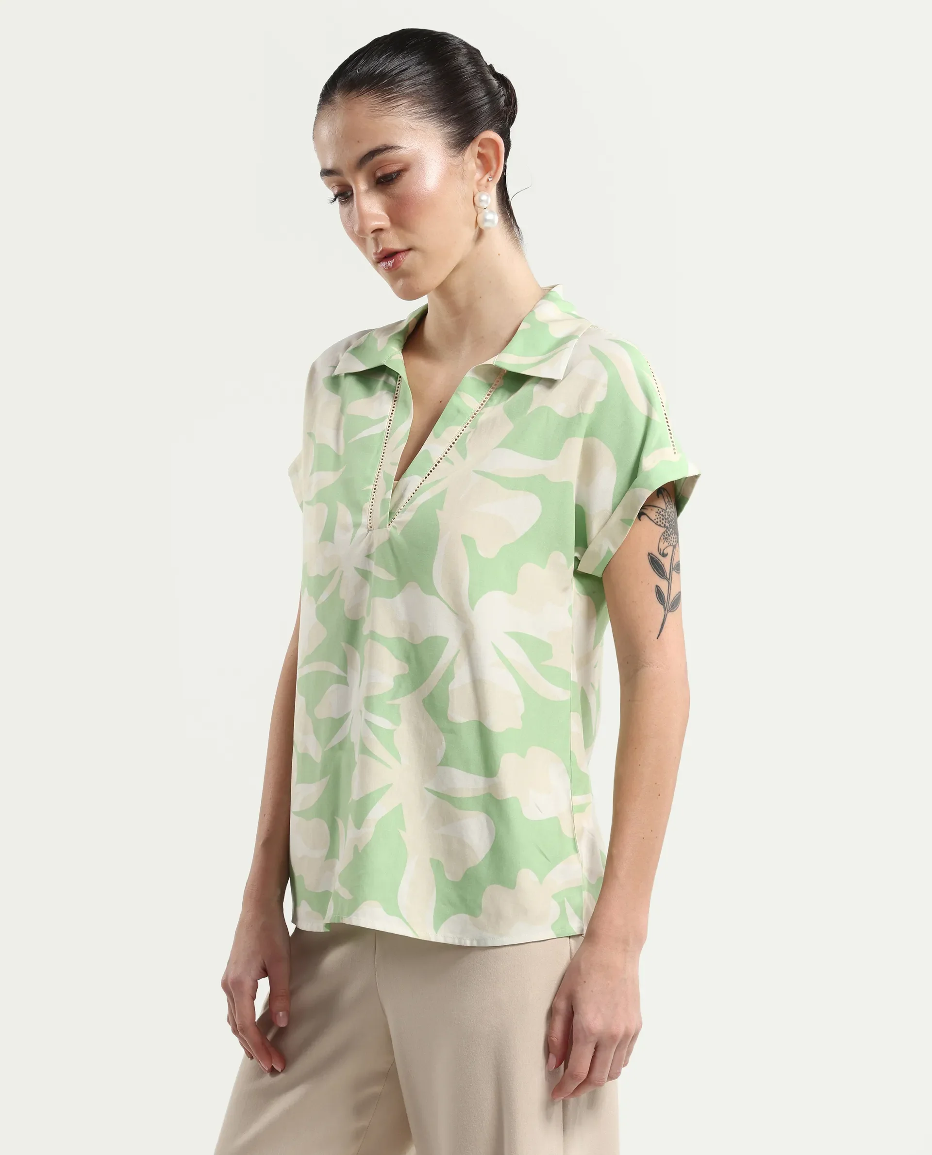 Rareism Women's Vasin-T Light Green Viscose Johnny Collar Boxy Abstract Print Top - Image 5