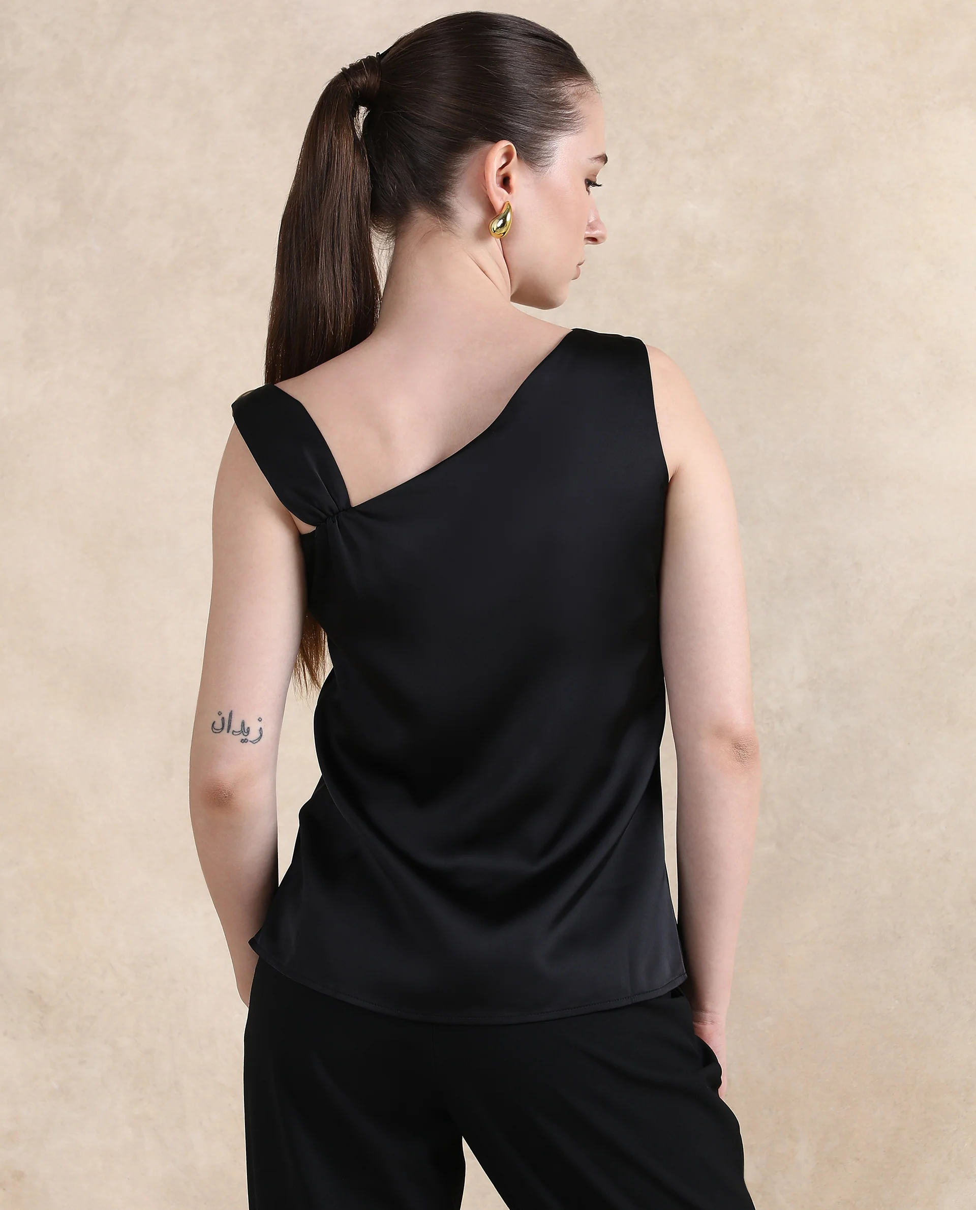 Rareism Women's Vaxter Black Polyester Asymmetric Neck Plain Sleeveless Regular Fit Top - Image 7
