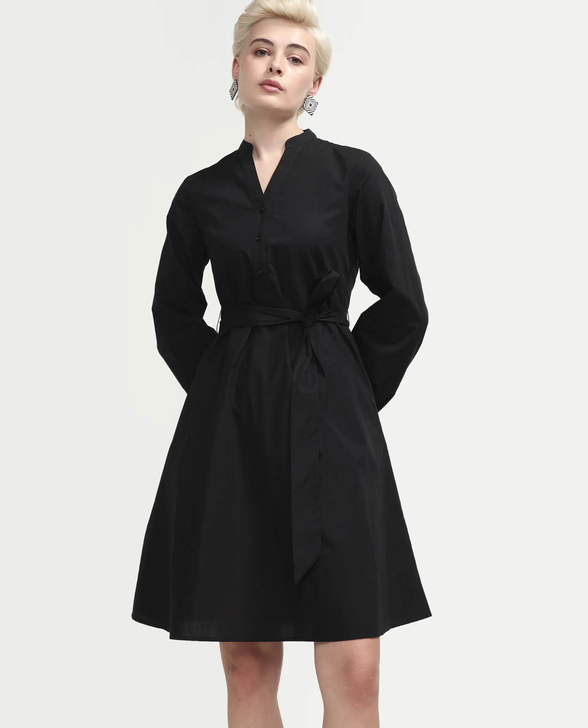 Rareism Women's Vayda Black Cotton Full Sleeve A-Line Plain Dress - Image 3