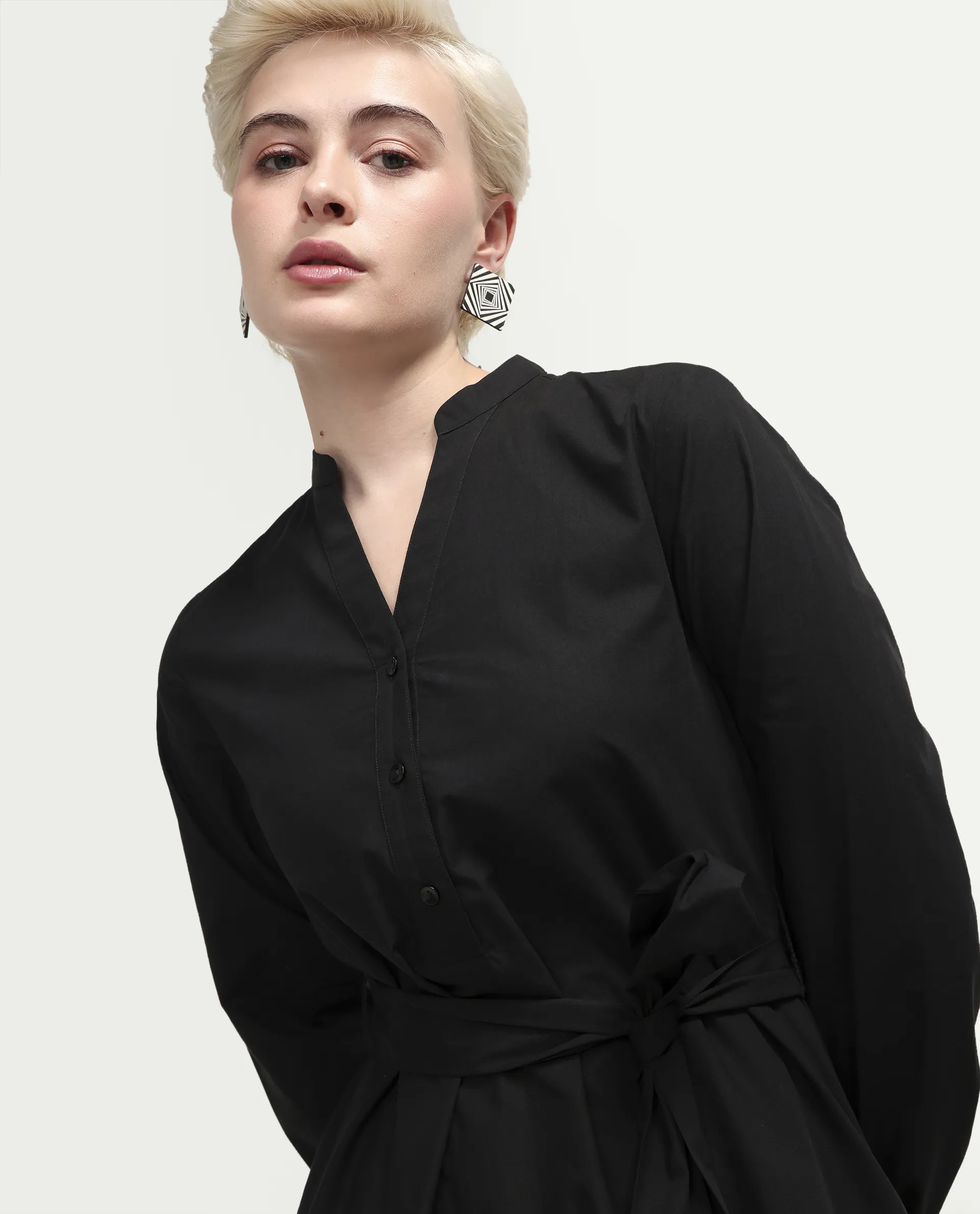 Rareism Women's Vayda Black Cotton Full Sleeve A-Line Plain Dress - Image 4
