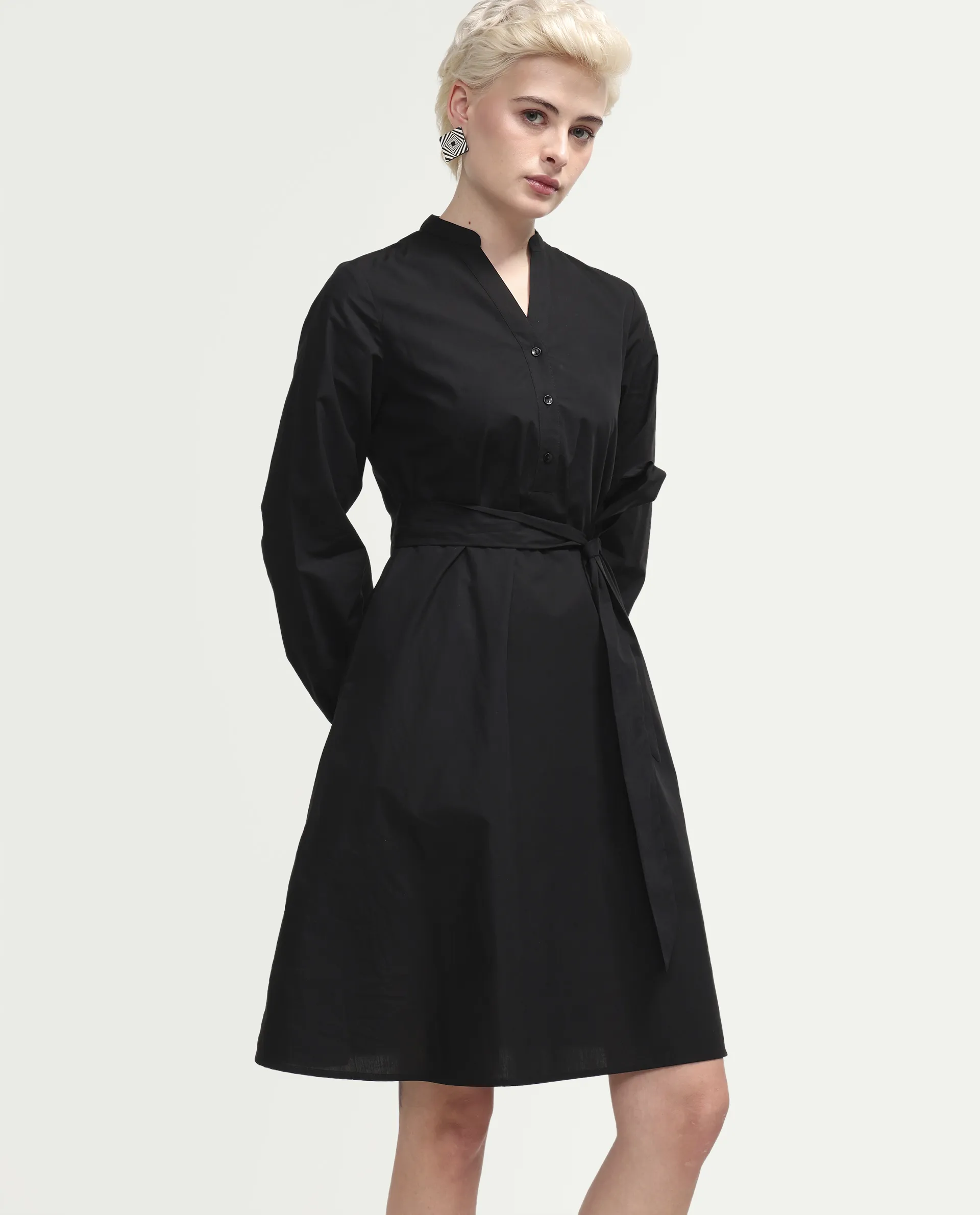 Rareism Women's Vayda Black Cotton Full Sleeve A-Line Plain Dress - Image 6
