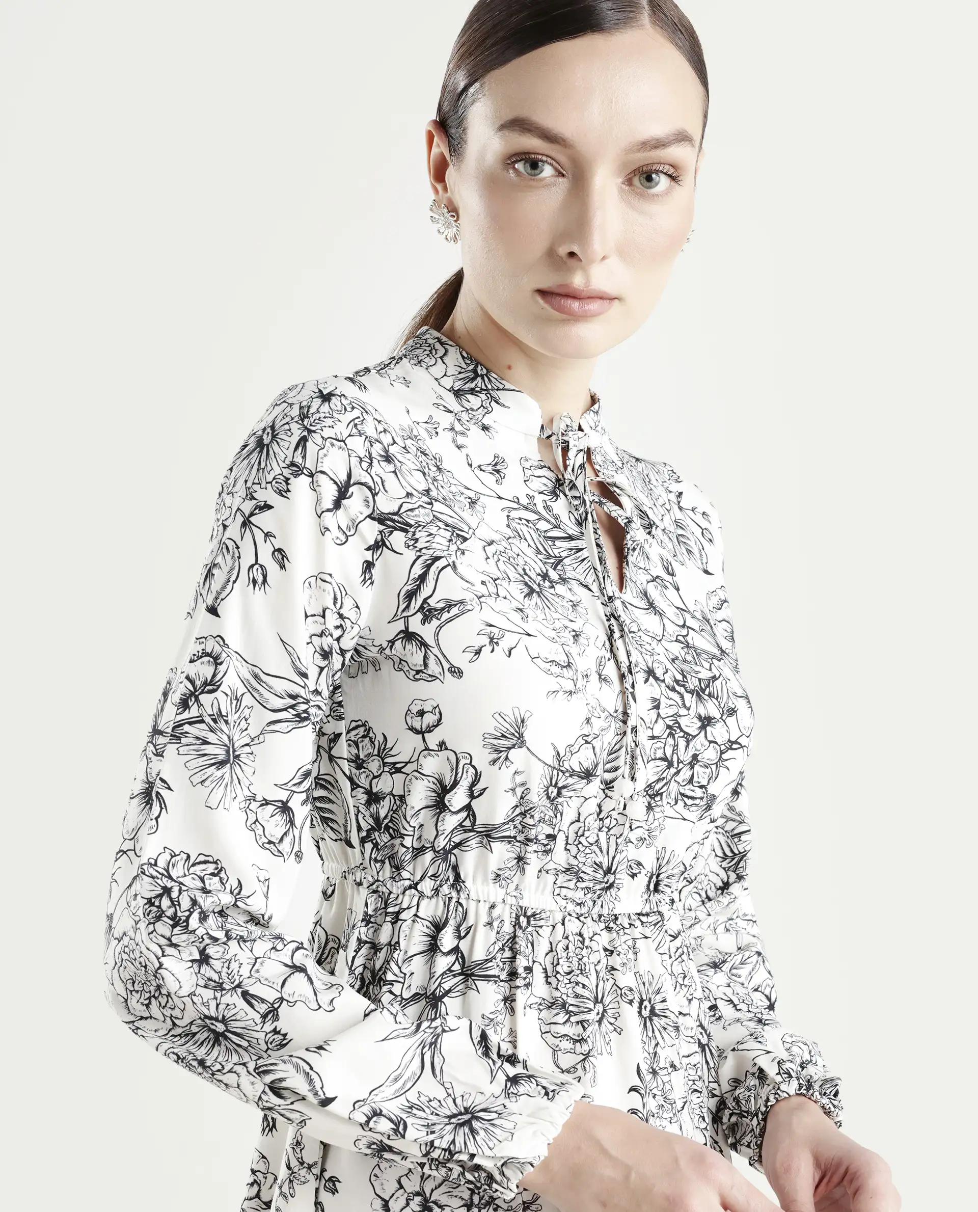Rareism Women's Veden White Viscose Full Sleeve Flared Floral Print Dress - Image 4