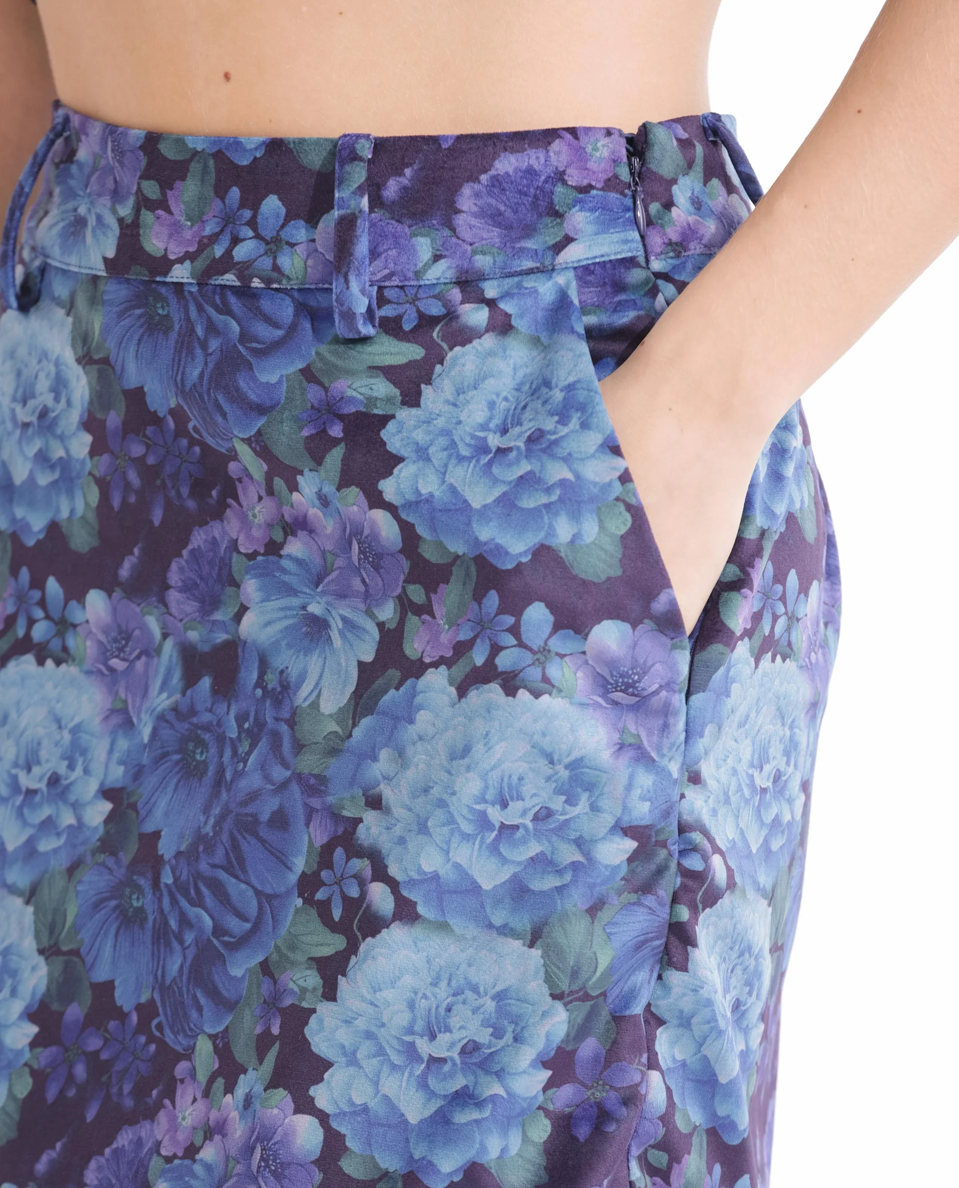 Rareism Women's Velsko Black Velvet Floral Print Mini Slim Fit Skirt - Image 8