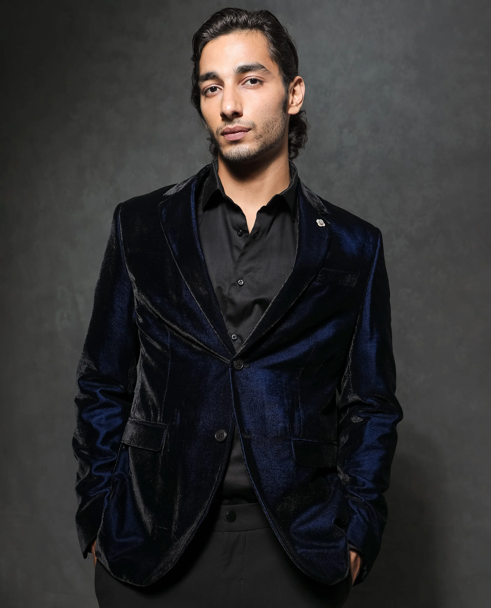 Rare Rabbit Men's Velter Dark Blue Velvet Plain Tailored Fit Full Sleeve Lapel Neck Blazer - Image 10