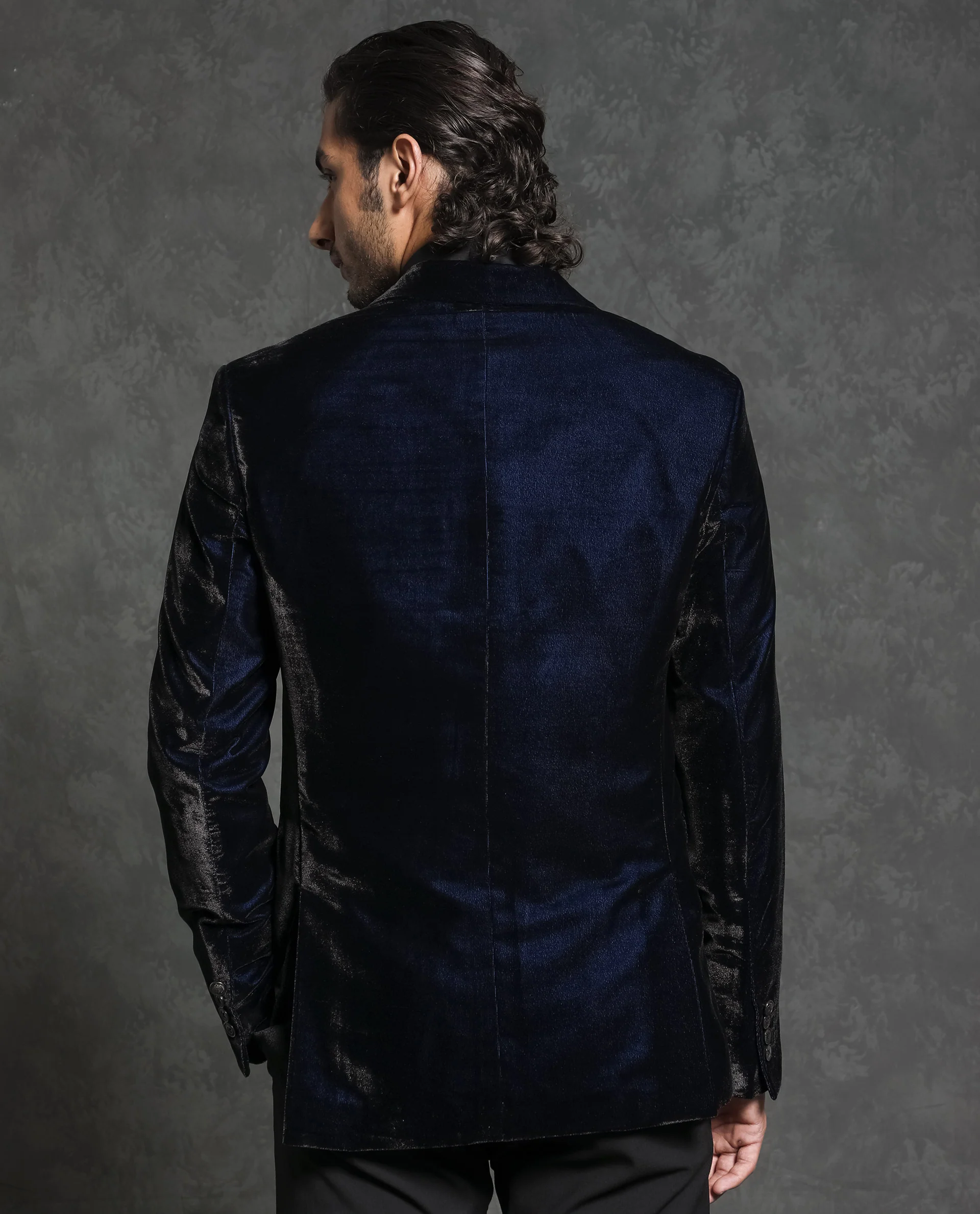 Rare Rabbit Men's Velter Dark Blue Velvet Plain Tailored Fit Full Sleeve Lapel Neck Blazer - Image 11