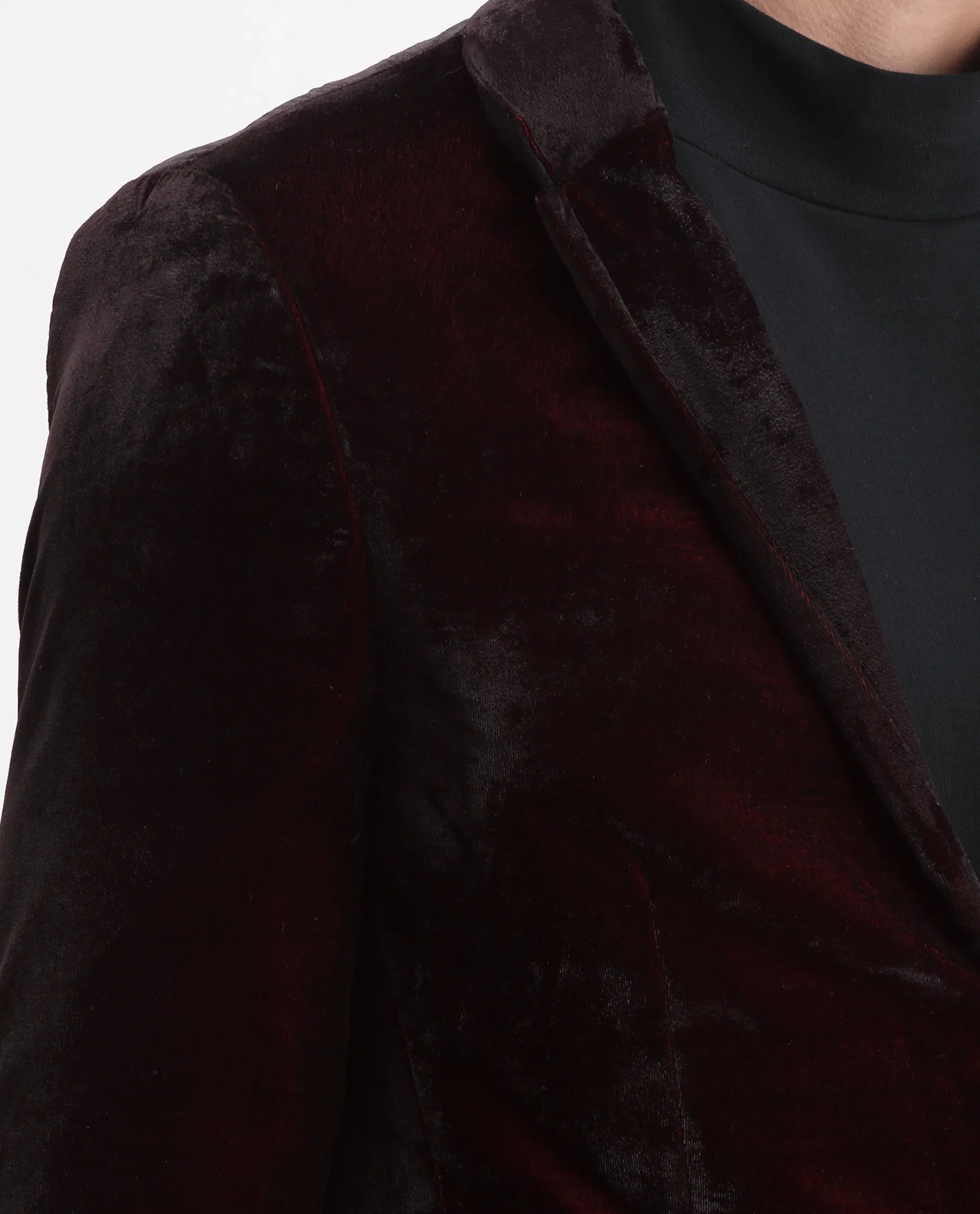 Rare Rabbit Men's Velter Dark Maroon Velvet Plain Tailored Fit Full Sleeve Lapel Neck Blazer - Image 3