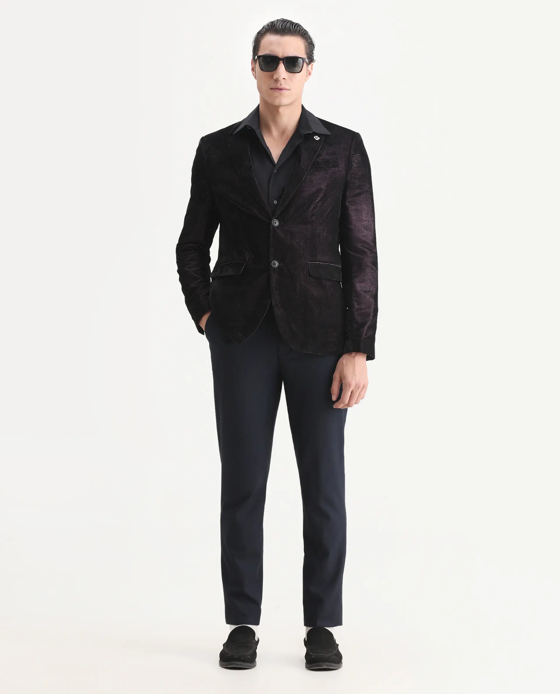 Rare Rabbit Men's Velter Light Purple Velvet Plain Tailored Fit Full Sleeve Lapel Neck Blazer - Image 2