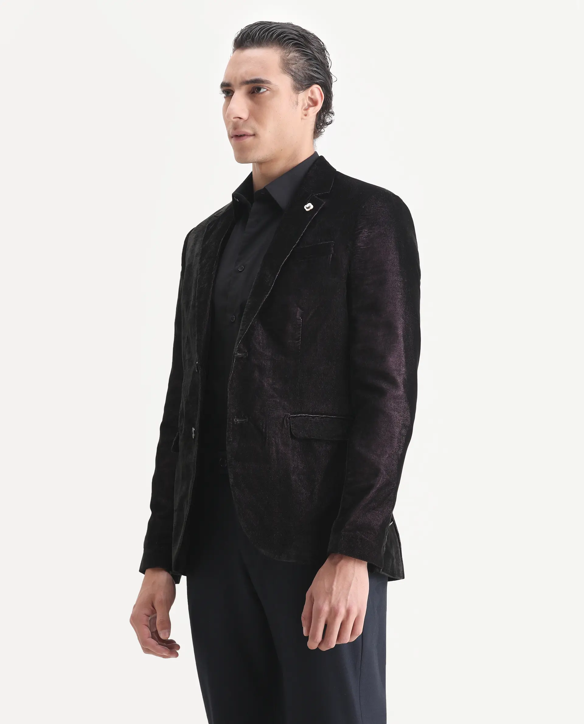 Rare Rabbit Men's Velter Light Purple Velvet Plain Tailored Fit Full Sleeve Lapel Neck Blazer - Image 4