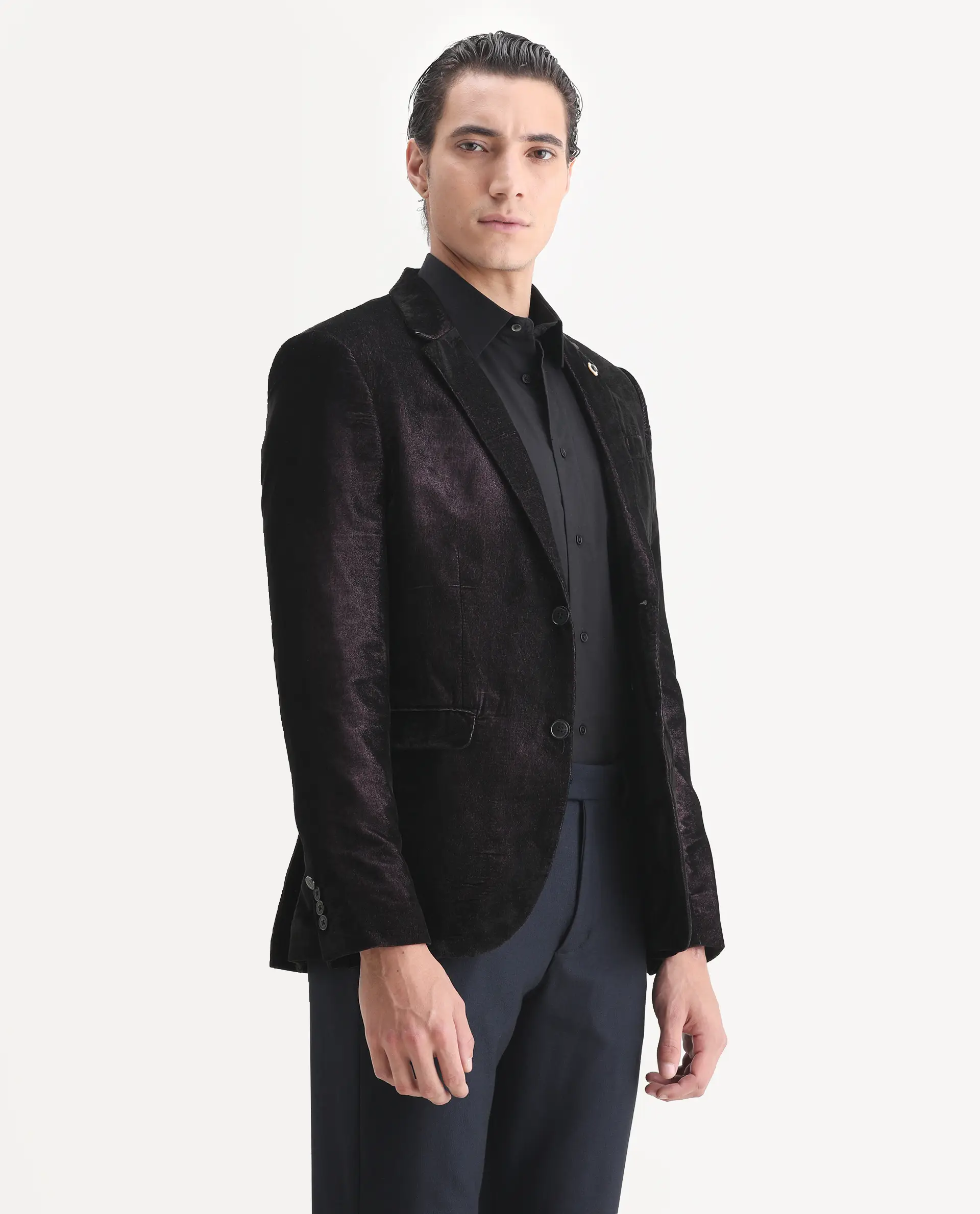 Rare Rabbit Men's Velter Light Purple Velvet Plain Tailored Fit Full Sleeve Lapel Neck Blazer - Image 5