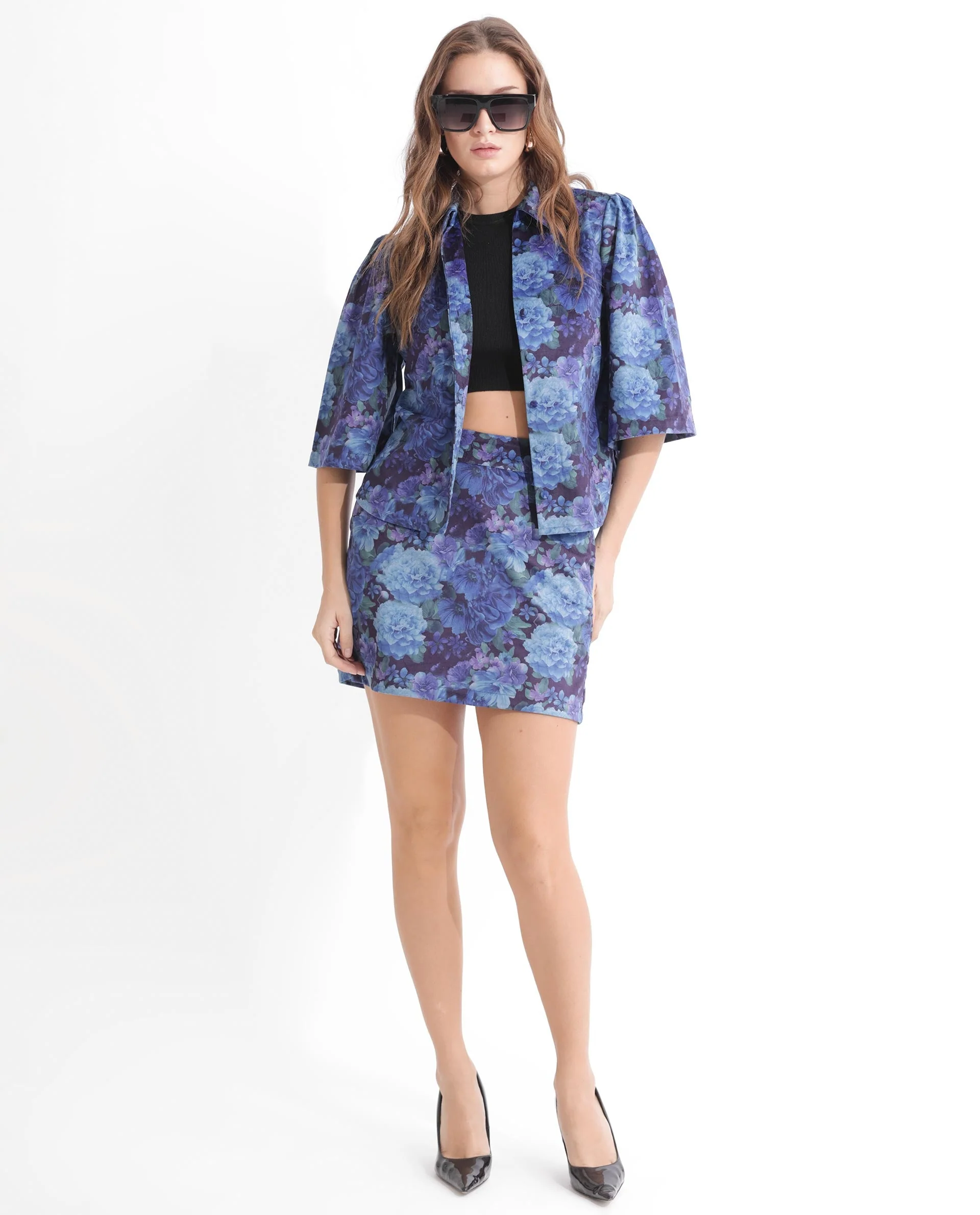 Rareism Women's Velto Black Velvet Spread Collar Floral Print Boxy Fit Top - Image 2