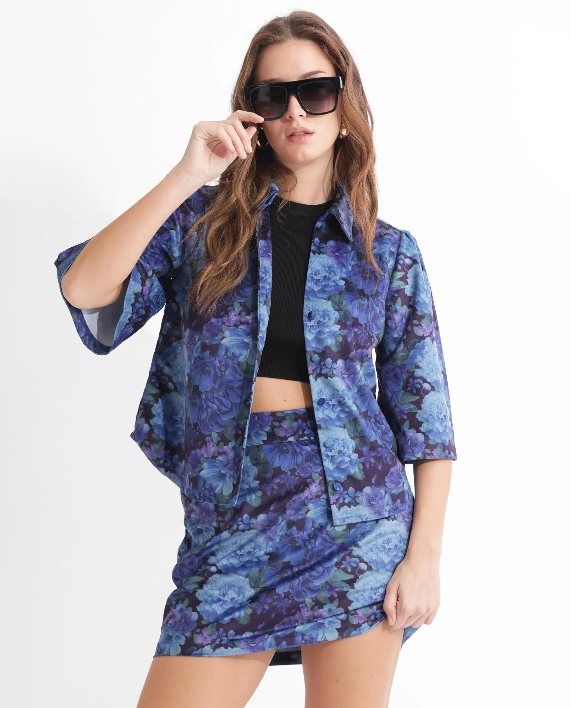 Rareism Women's Velto Black Velvet Spread Collar Floral Print Boxy Fit Top - Image 3