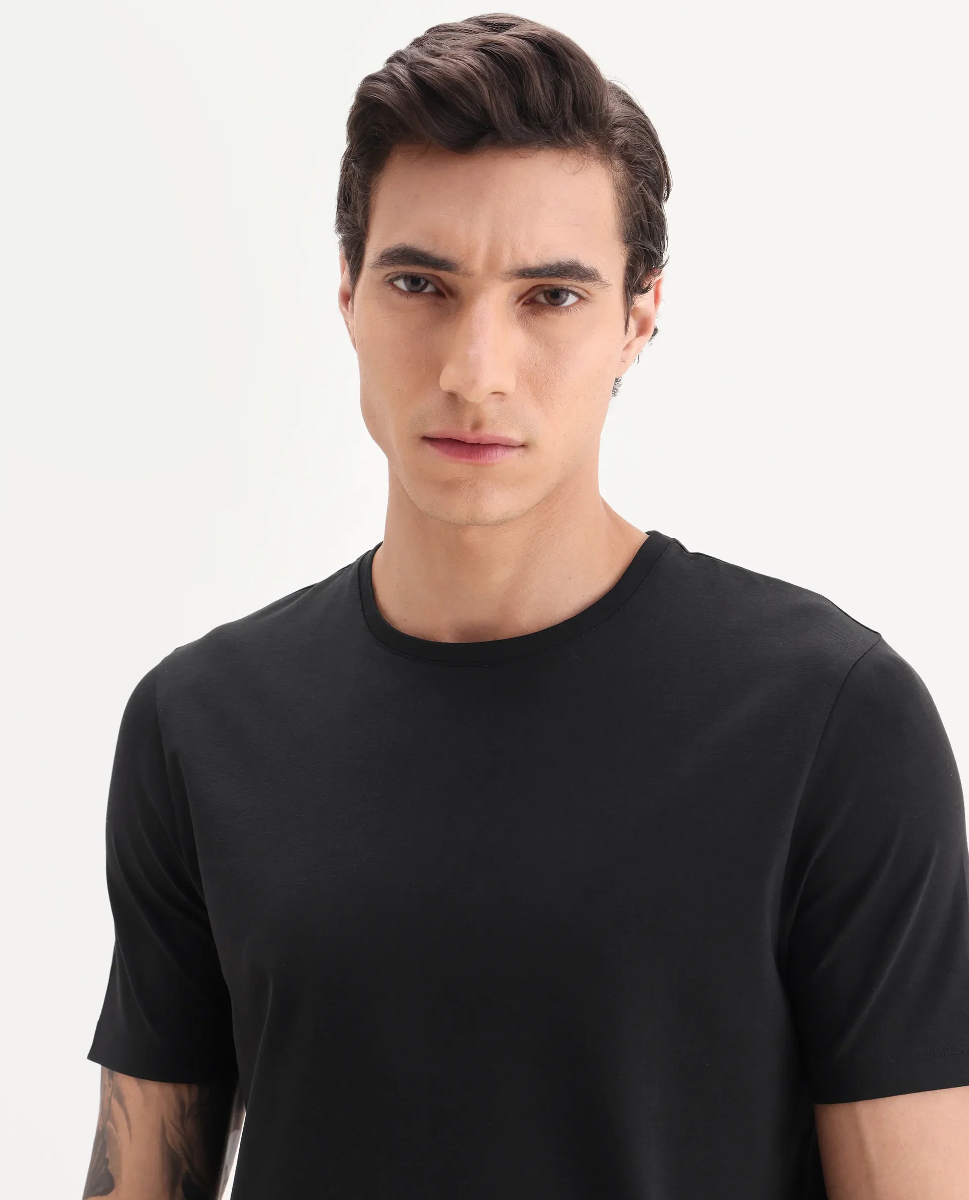 Rare Rabbit Men's Veltra Black Cotton Blend Plain Regular Fit Half Sleeve Crew Neck T-Shirt - Image 6